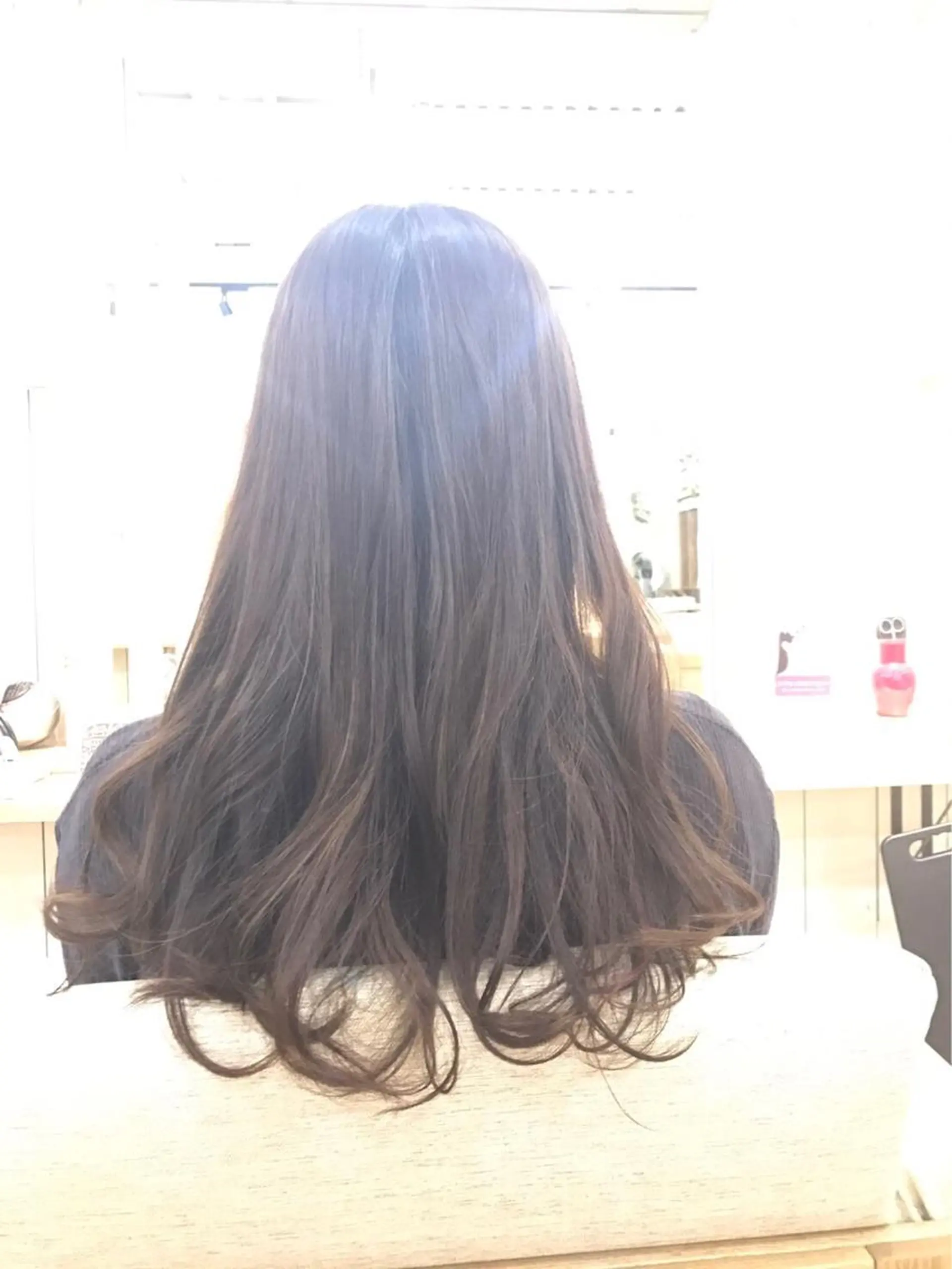 ロング カラー アッシュ ベージュカラー ハイライトカラー ハイライト DEEokazaki kobayashiのヘアスタイル