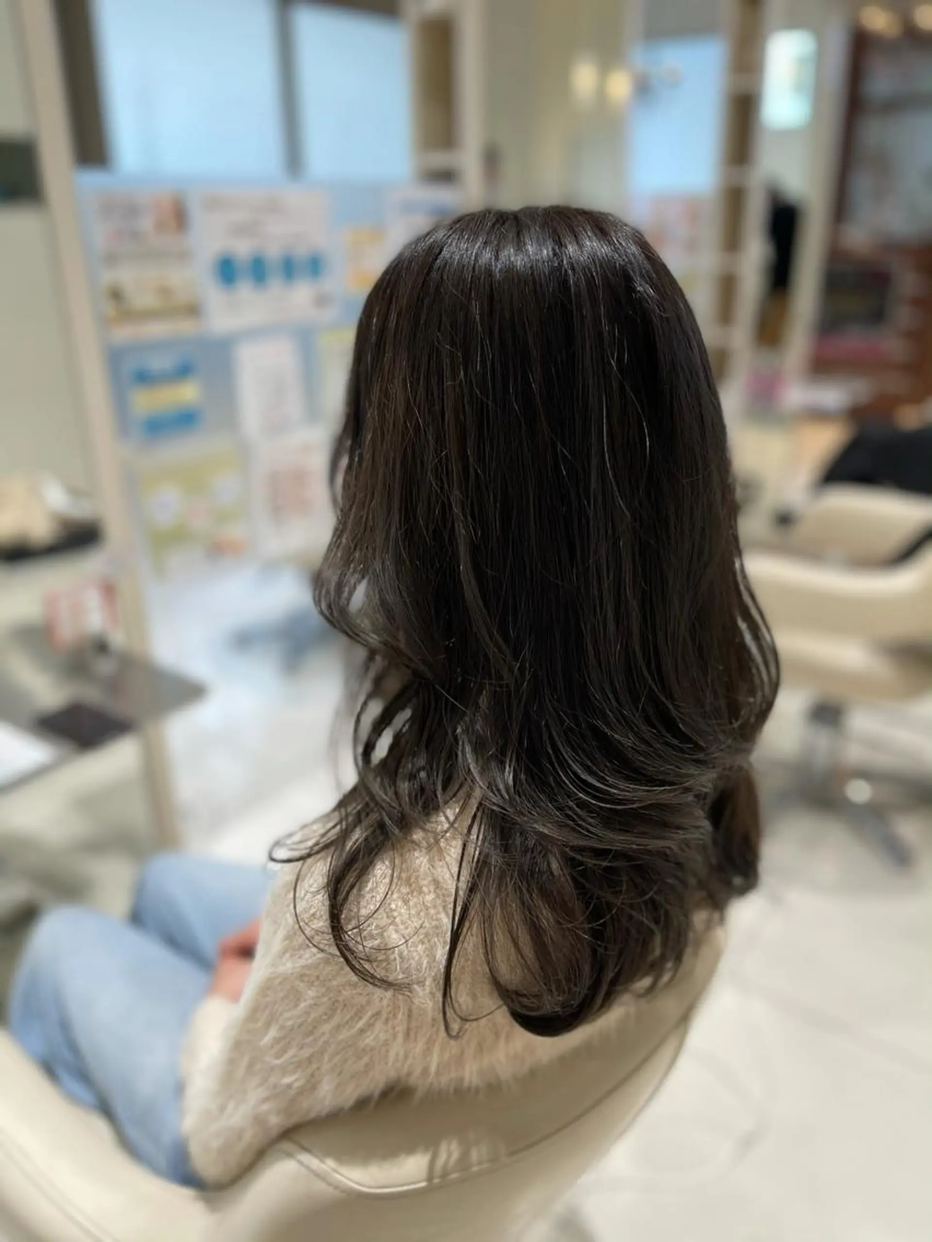 ロング くびれヘア ハイレイヤー 韓国風ヘア レイヤーカット おくれ毛 柏本 果菜のヘアスタイル