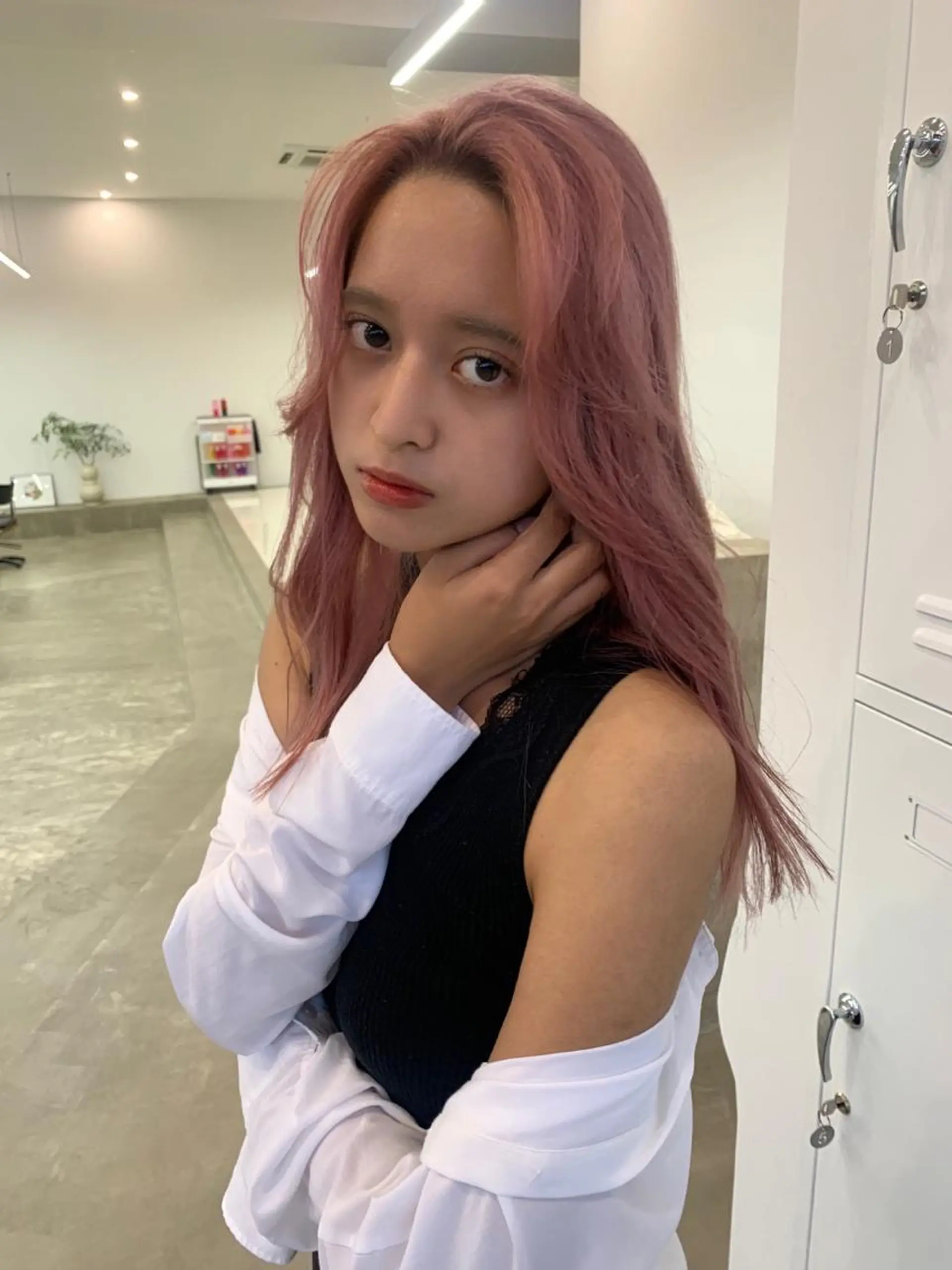 ロング カラー ピンクカラー YU KIのヘアスタイル