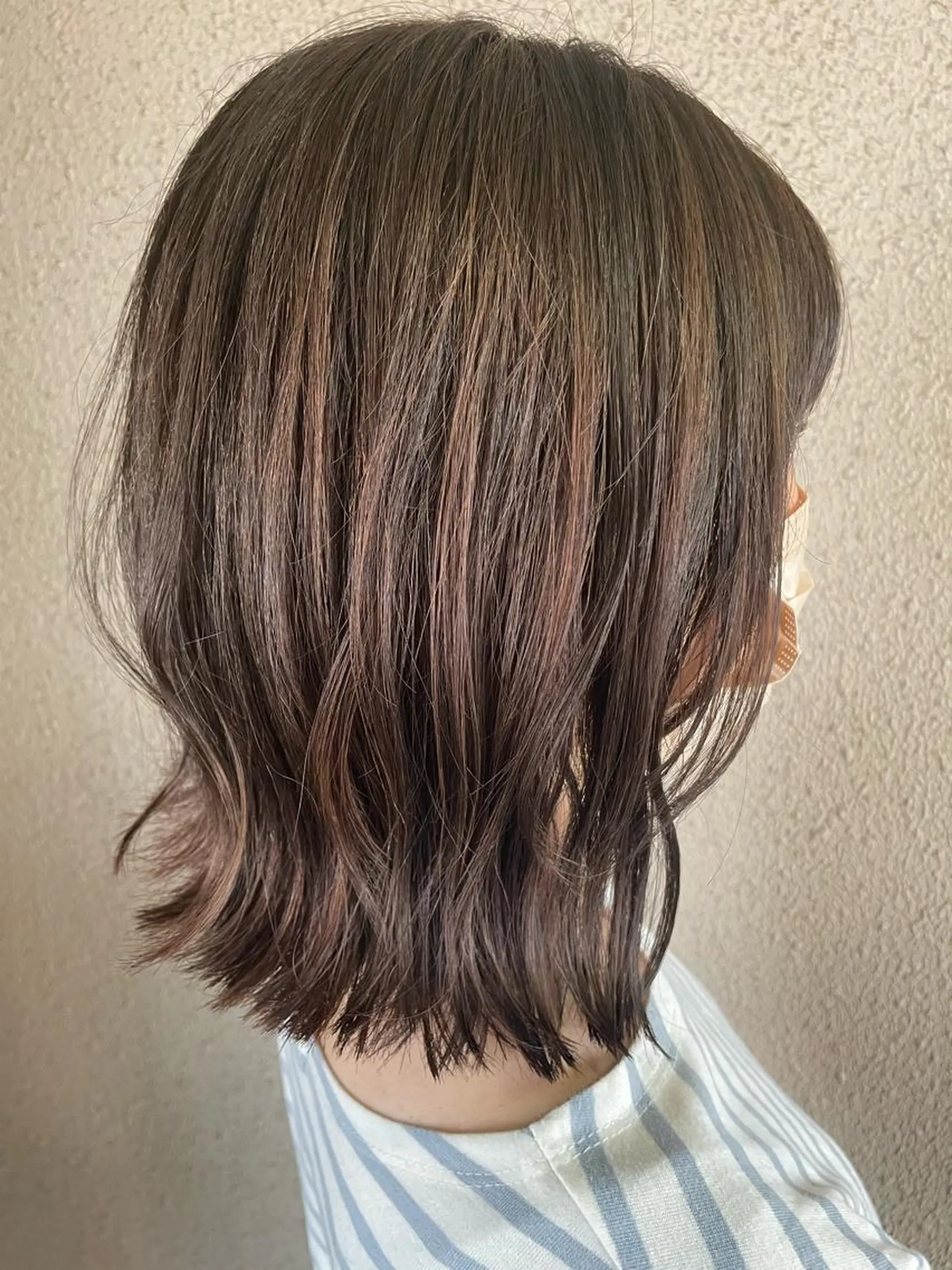 ミディアム カラー ブリーチ 透明感カラー グレージュ カット ヘアカラー トリートメント サダハルカ ｜chouetteのヘアスタイル