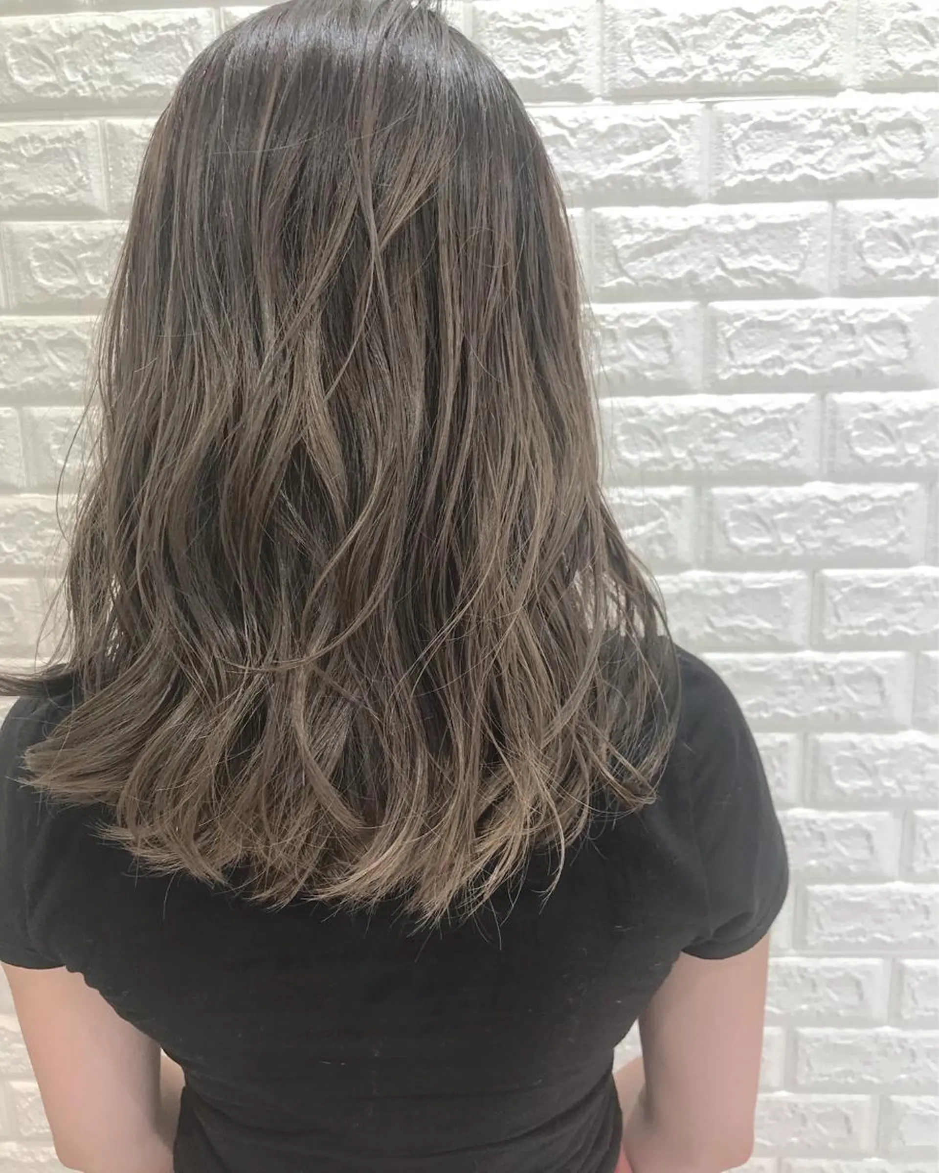 ミディアム カラー アッシュ ブリーチ ナガイ ユウキのヘアスタイル