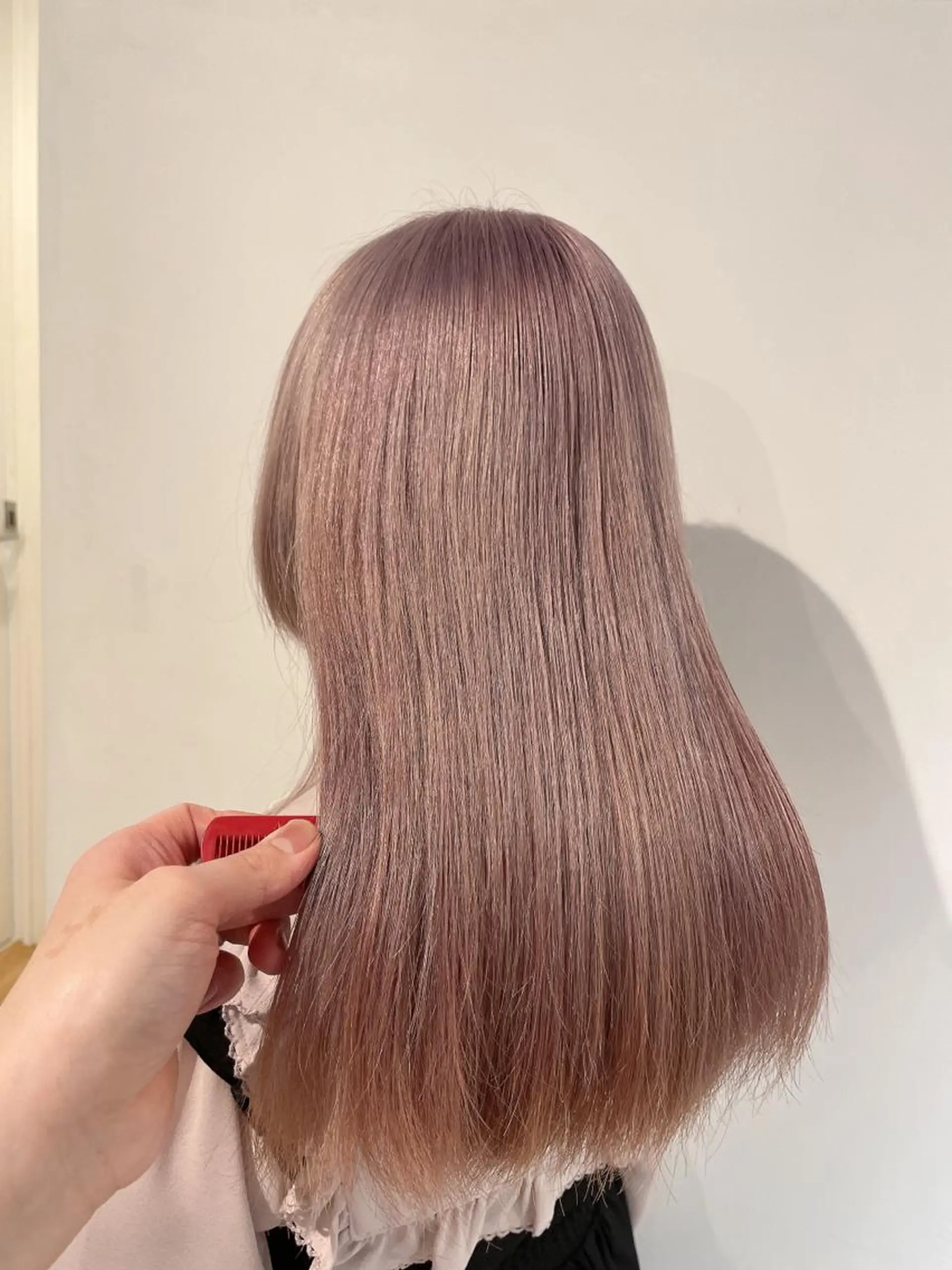 ロング カラー ブリーチ ラベンダーカラー ヘアカラー トリートメント ヘアアレンジ にいた　かづしげのヘアスタイル