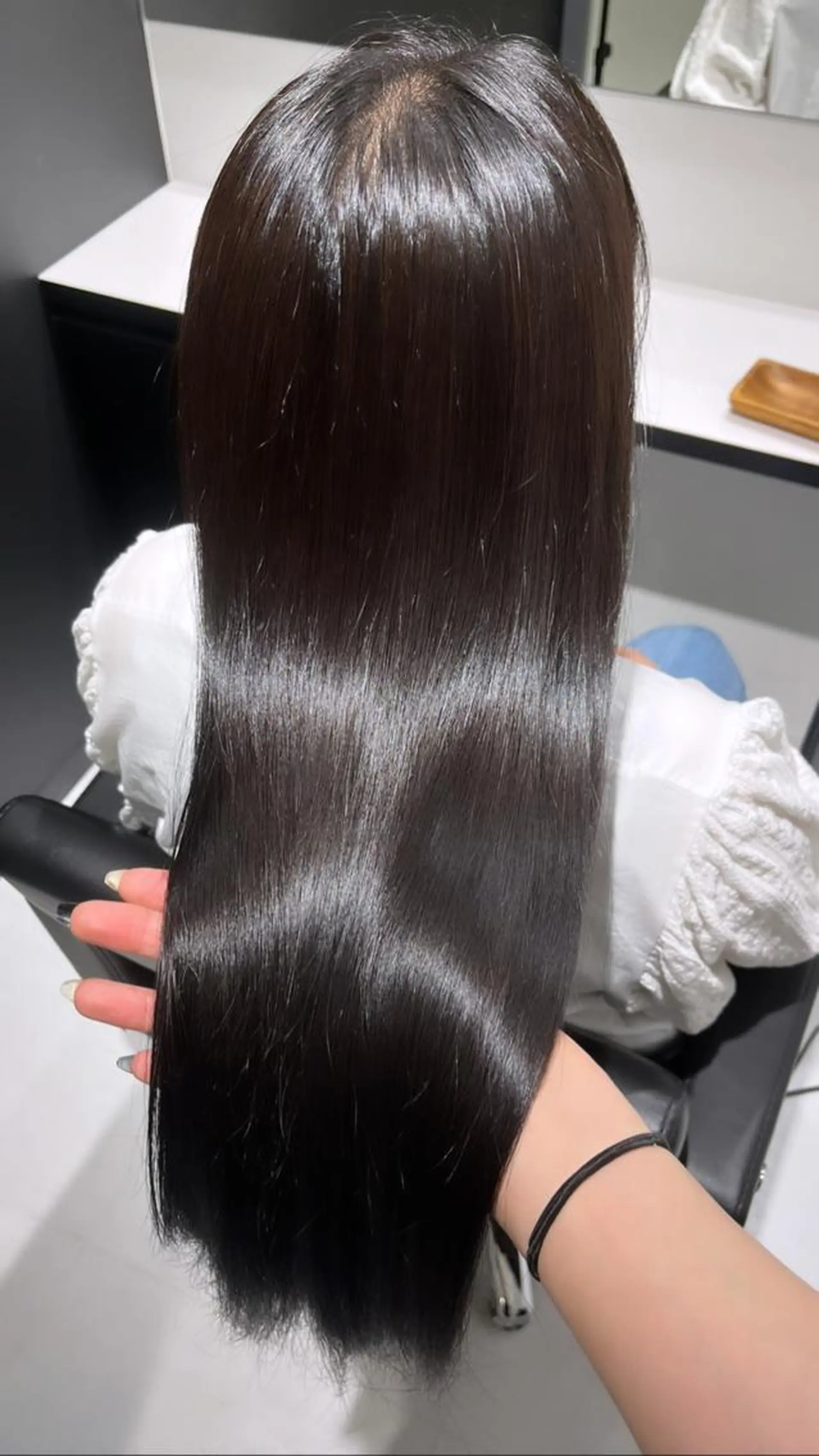 ロング パーマ 髪質改善∕艶髪∕ マンツーマン施術のヘアスタイル