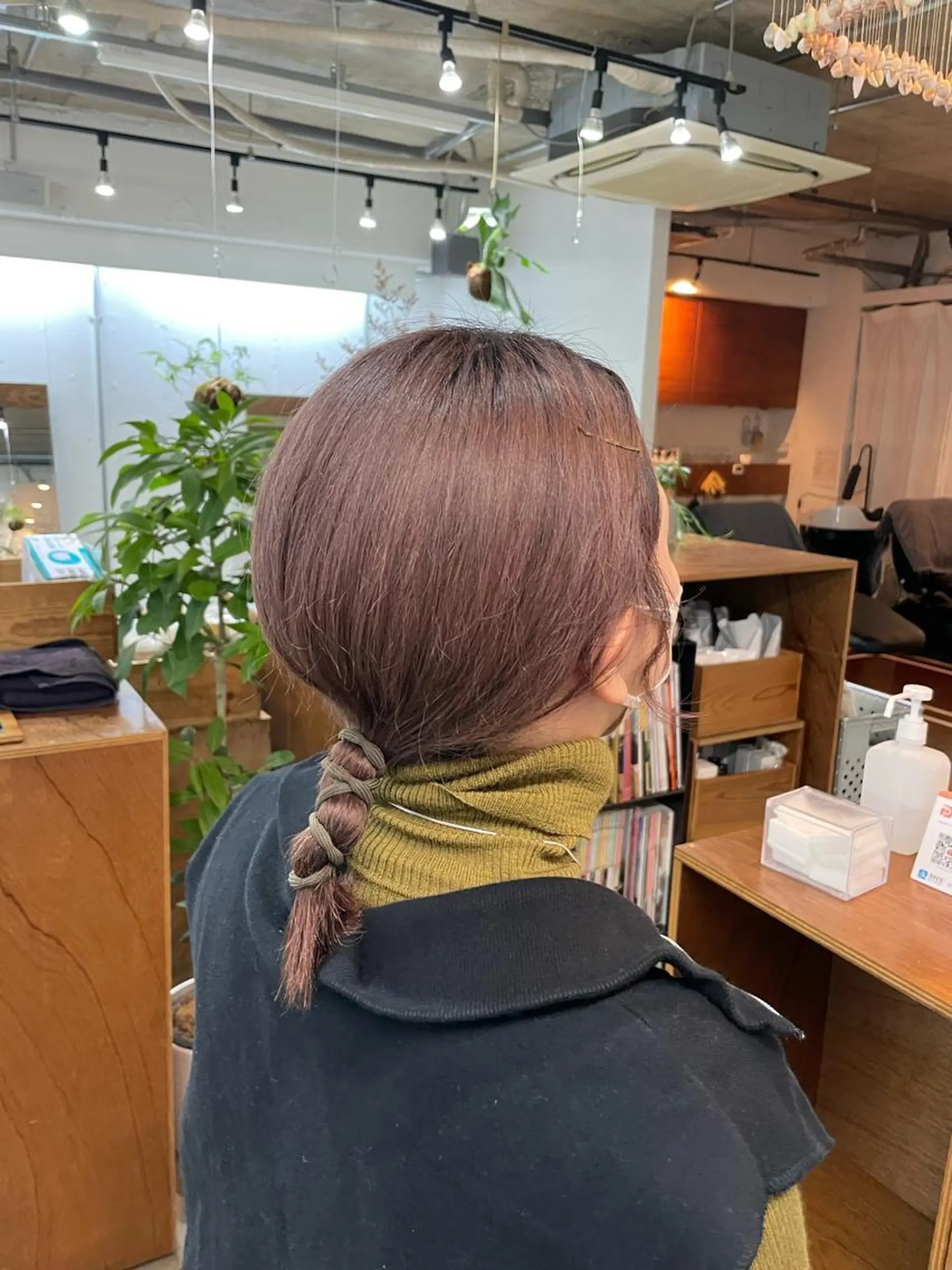 ミディアム カラー ブリーチ ブラウンカラー ピンクカラー ピンクブラウン 奥村 紘のヘアスタイル