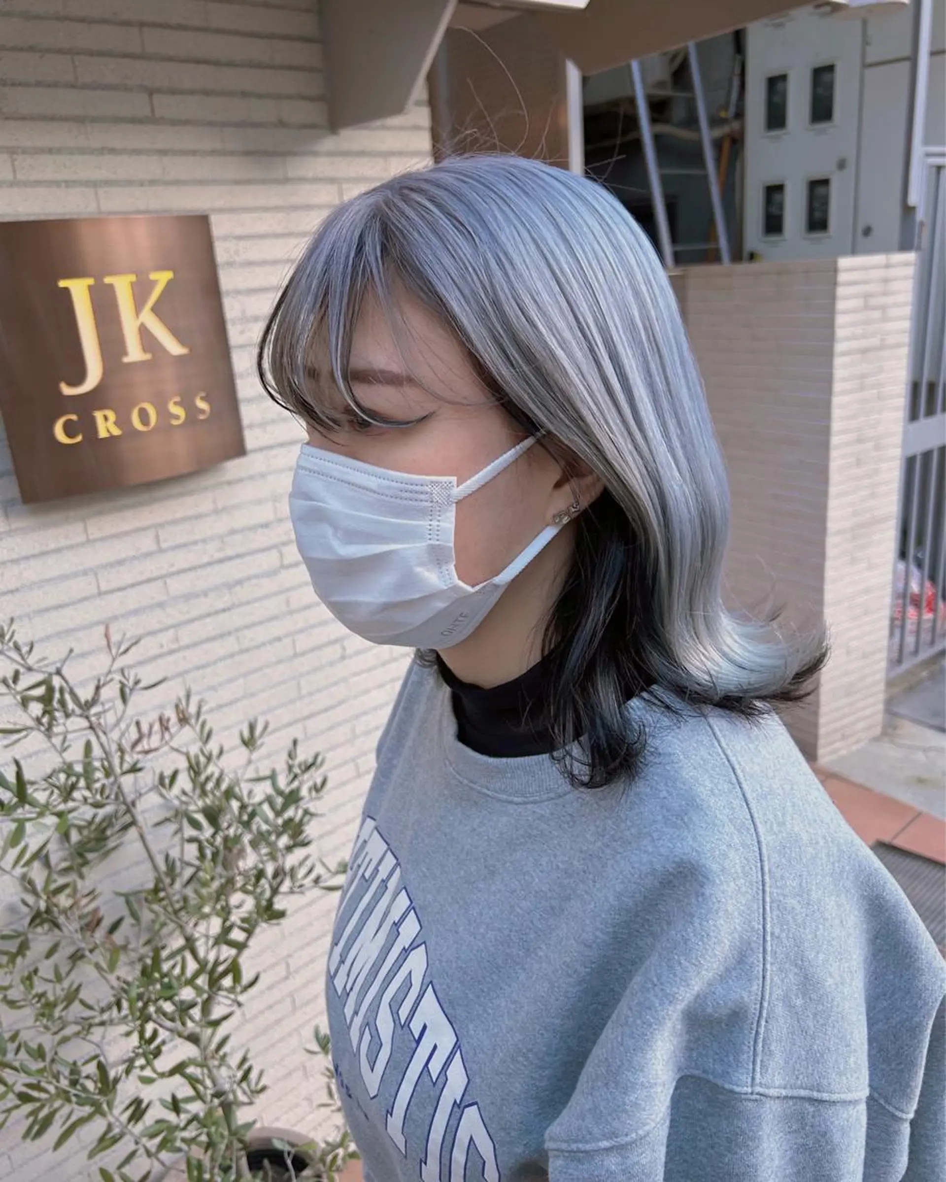 ミディアム NANAMI/透け感 /グレージュのヘアスタイル