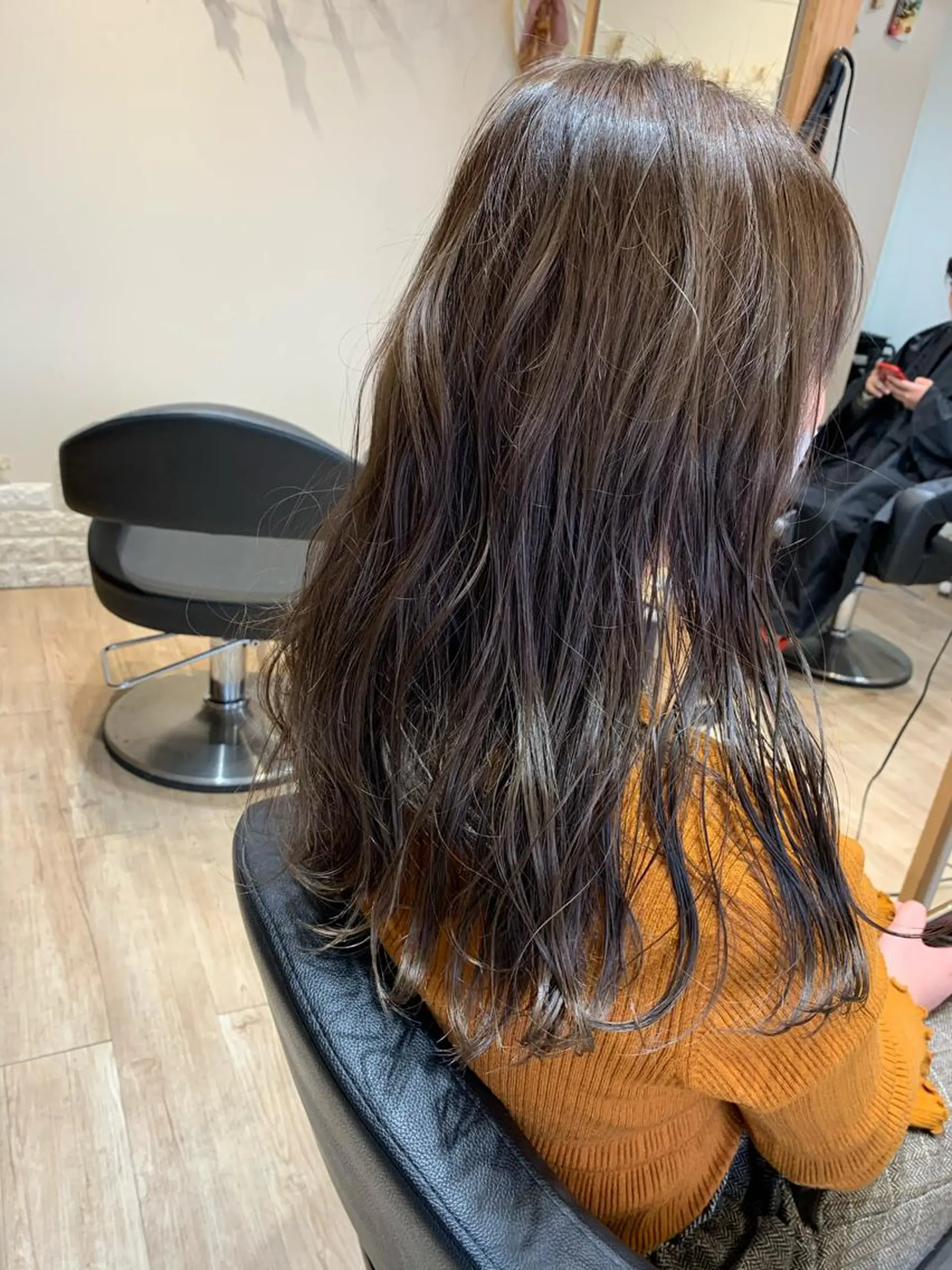 セミロング カラー グレージュ ヘアカラー 大久保 隆蔵のヘアスタイル