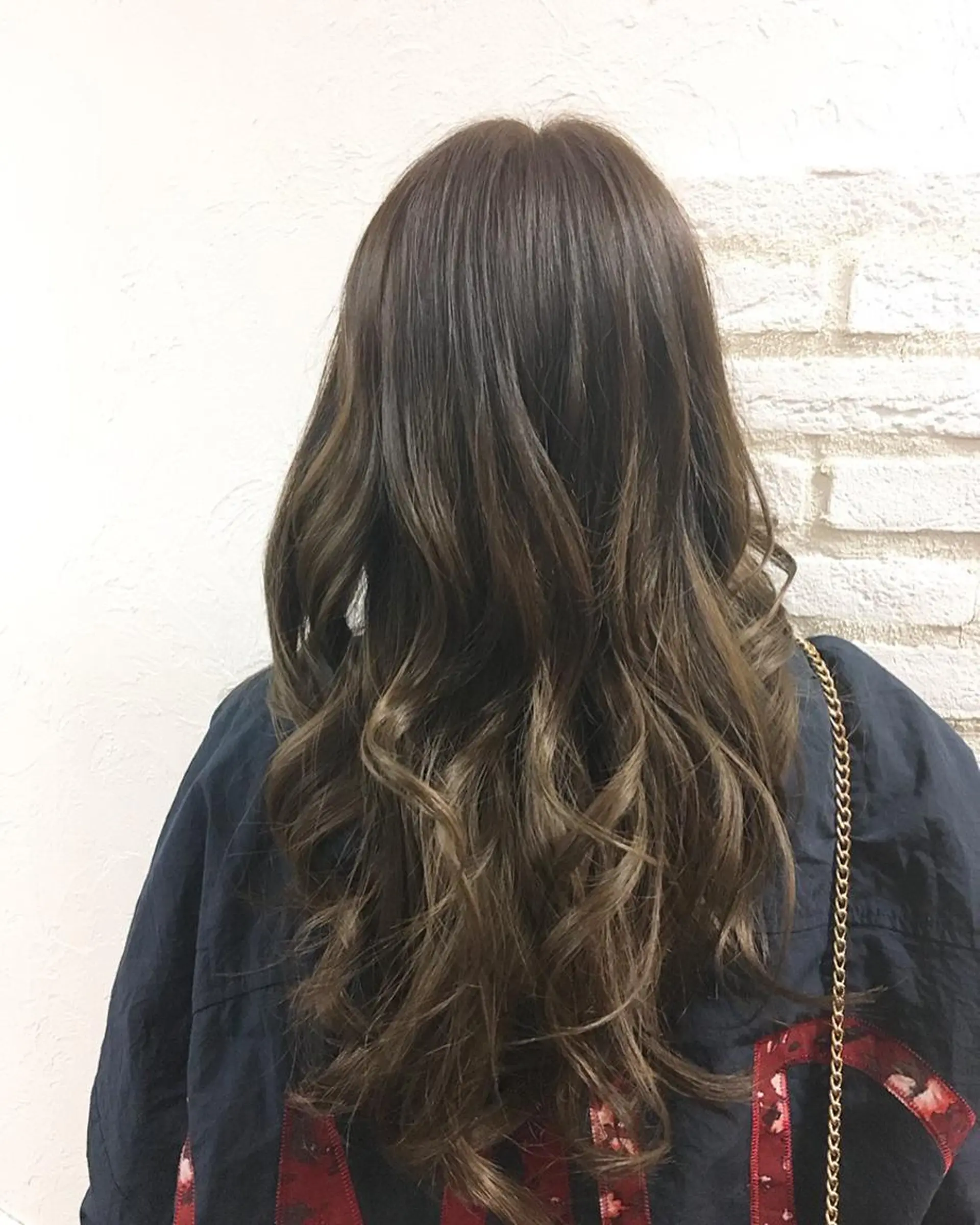ロング カラー ヘアアレンジ グラデーションカラー グレージュ 外国人風カラー ヘアカラー Lauburu  bat.hair渋谷2号店所属・. YUIのヘアスタイル