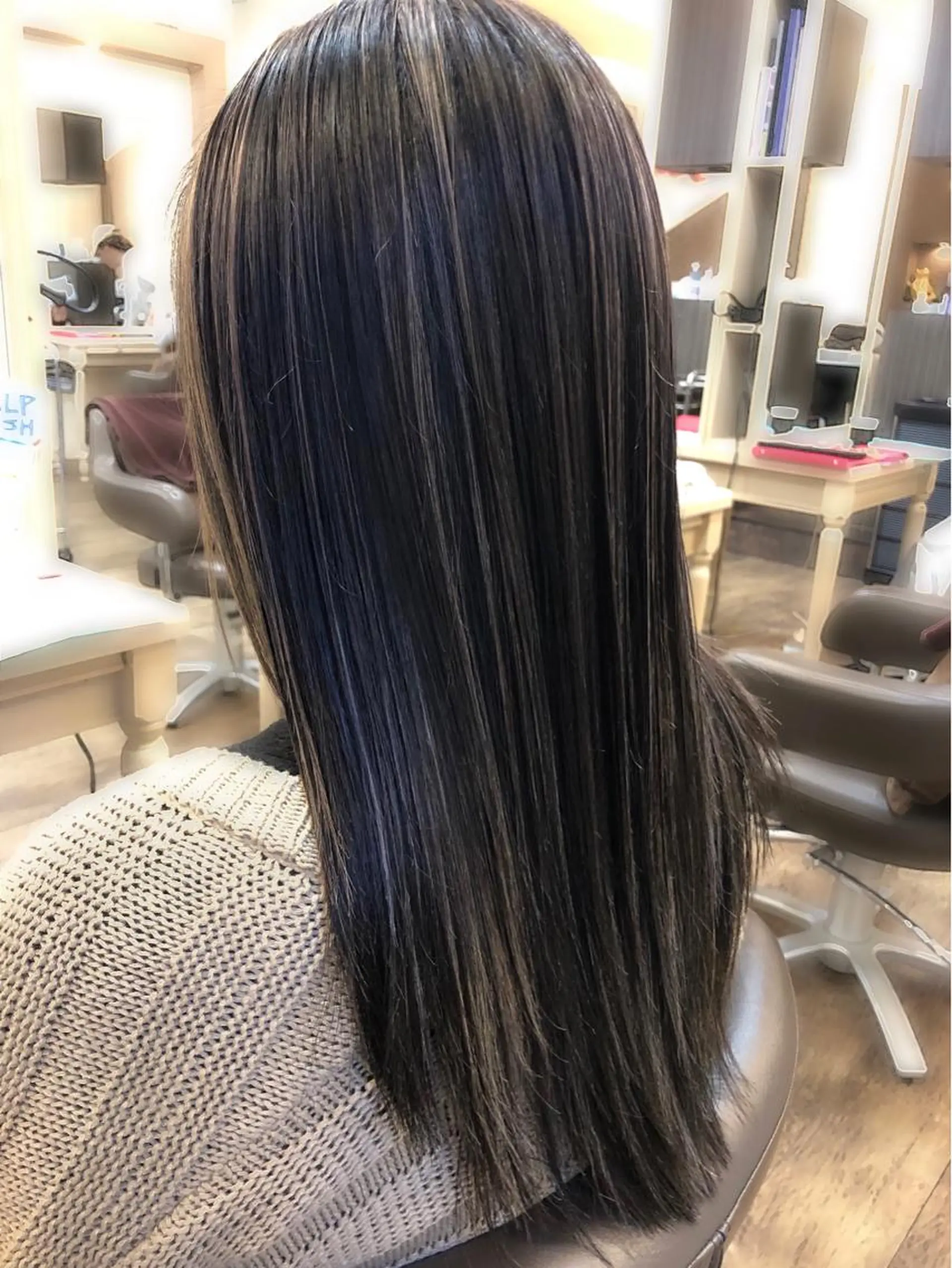 ロング カラー ハイライトカラー ハイライト ヘアカラー 尚平 髪質改善 大人のデザインカラーのその他イメージ