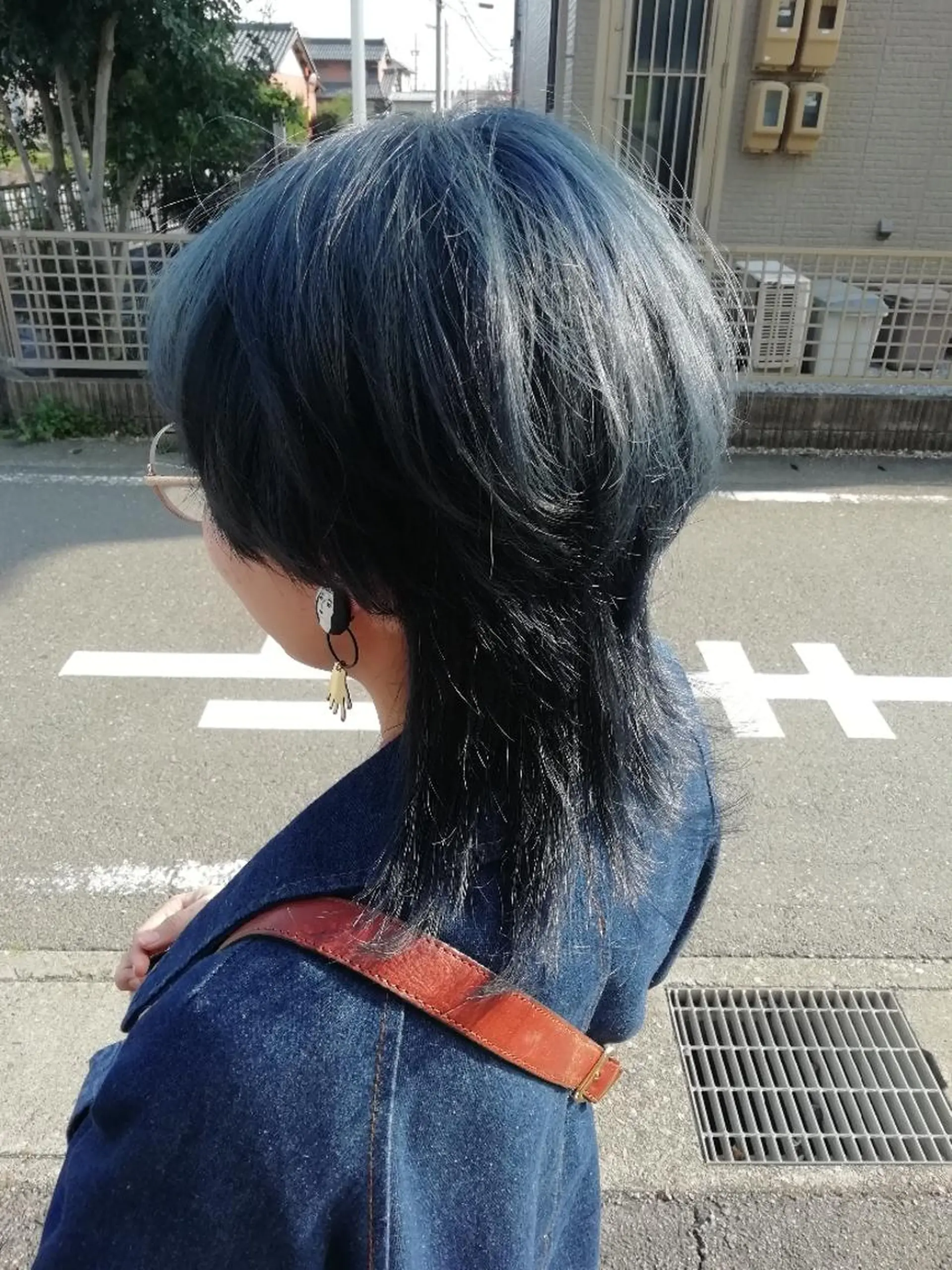 カラー ブリーチ ブルーカラー ネイビーカラー ヘアカラー トリートメント 堀 望美のヘアスタイル