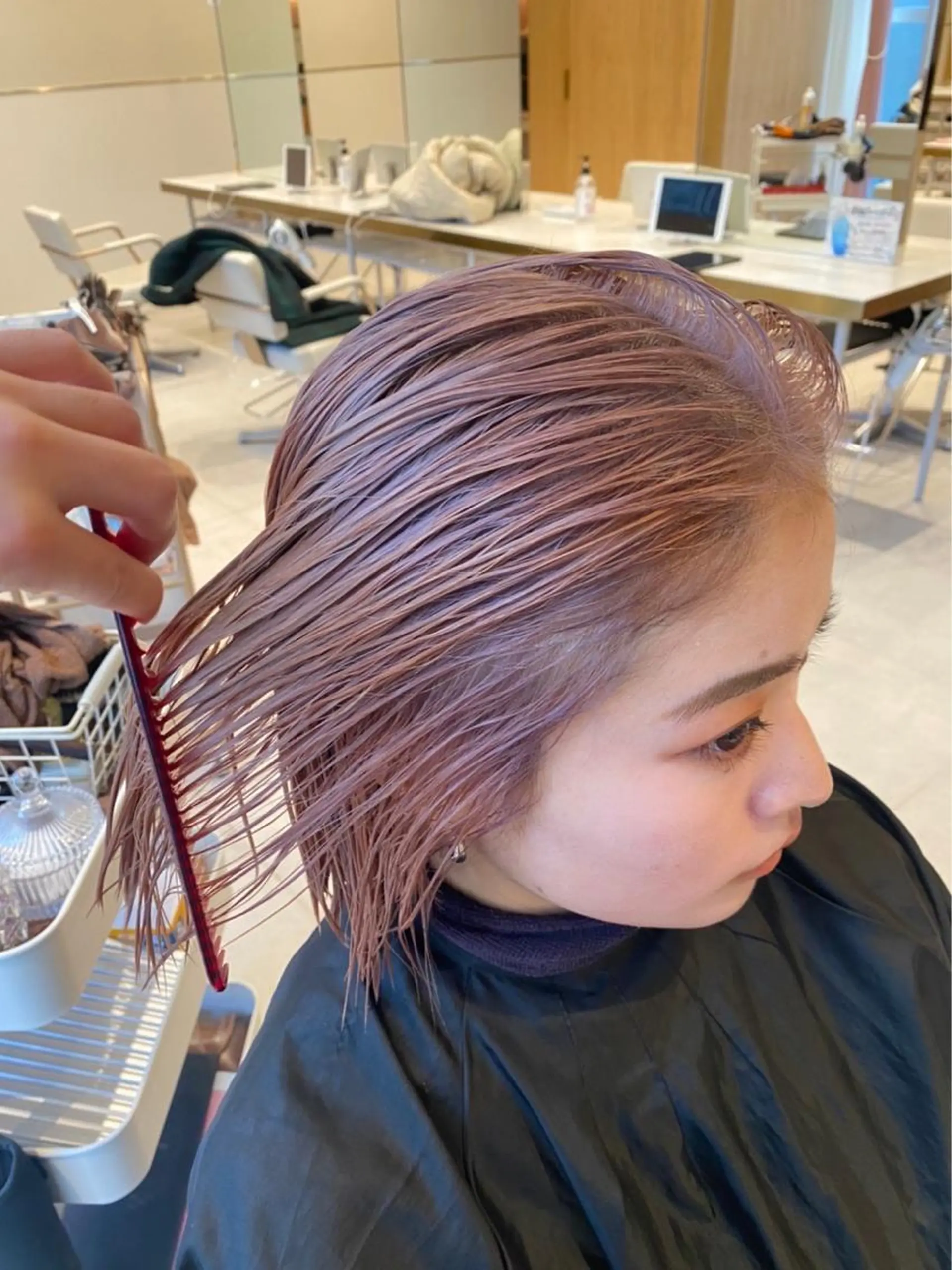 カラー ブリーチ ケアブリーチ ピンクカラー ヘアカラー トリートメント ヘアセット レイヤー専門家 ダブルカラー修のヘアスタイル