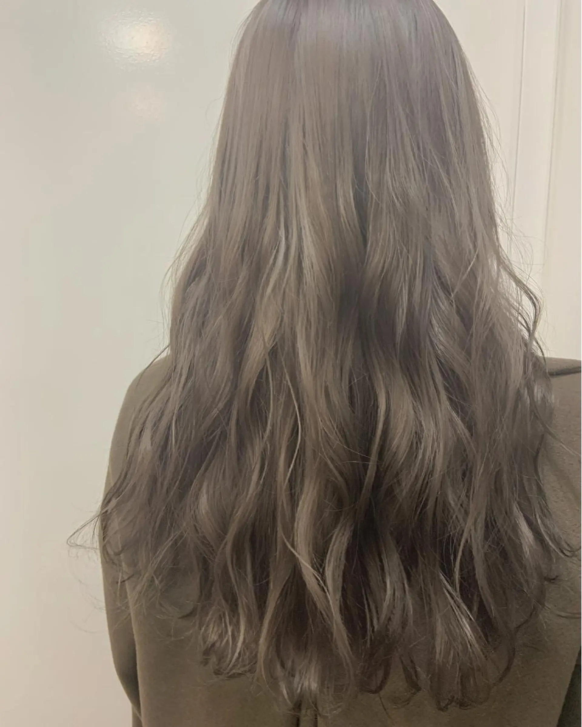 ロング カラー ブリーチ グレージュ ハイトーンカラー ハイトーングレージュ ♡ma ki♡のヘアスタイル