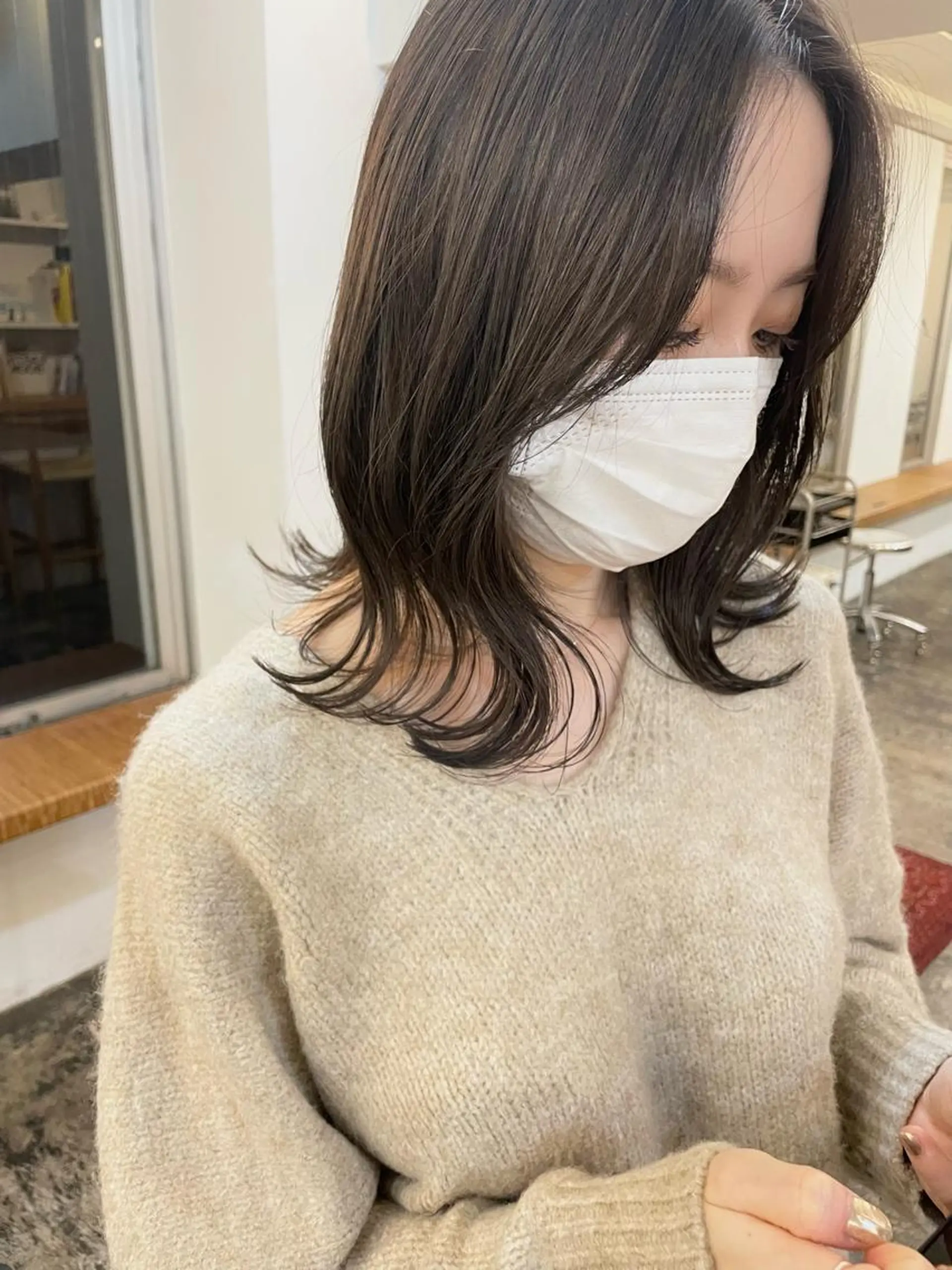 ミディアム カラー ベージュカラー オリーブベージュ カット ヘアカラー トリートメント 【arc】Ruri コテ巻き風パーマのヘアスタイル