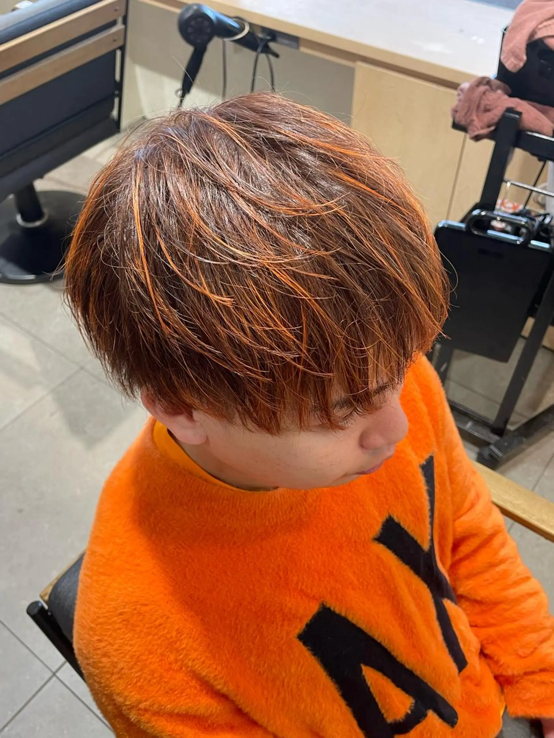 カラー メンズ メンズハイライト ハイライトカラー オレンジ ヘアカラー トリートメント Le'a所属・渋谷/フェード/ 國分 翔のヘアスタイル