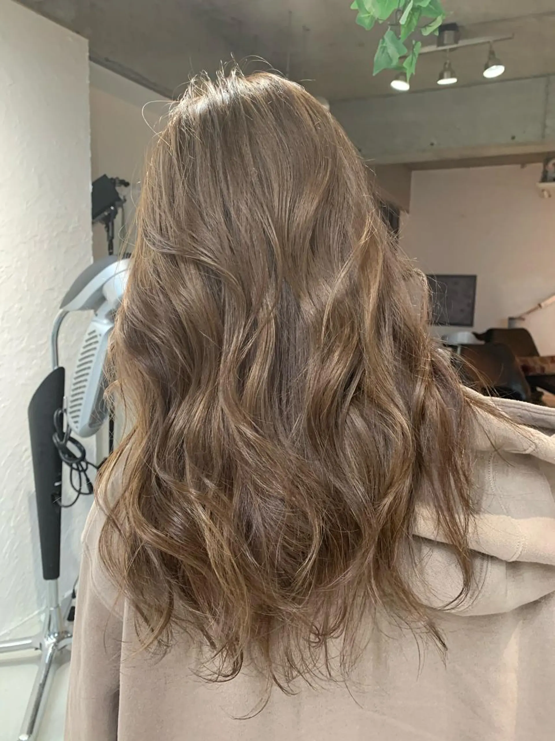 ロング momo 岡崎のヘアスタイル