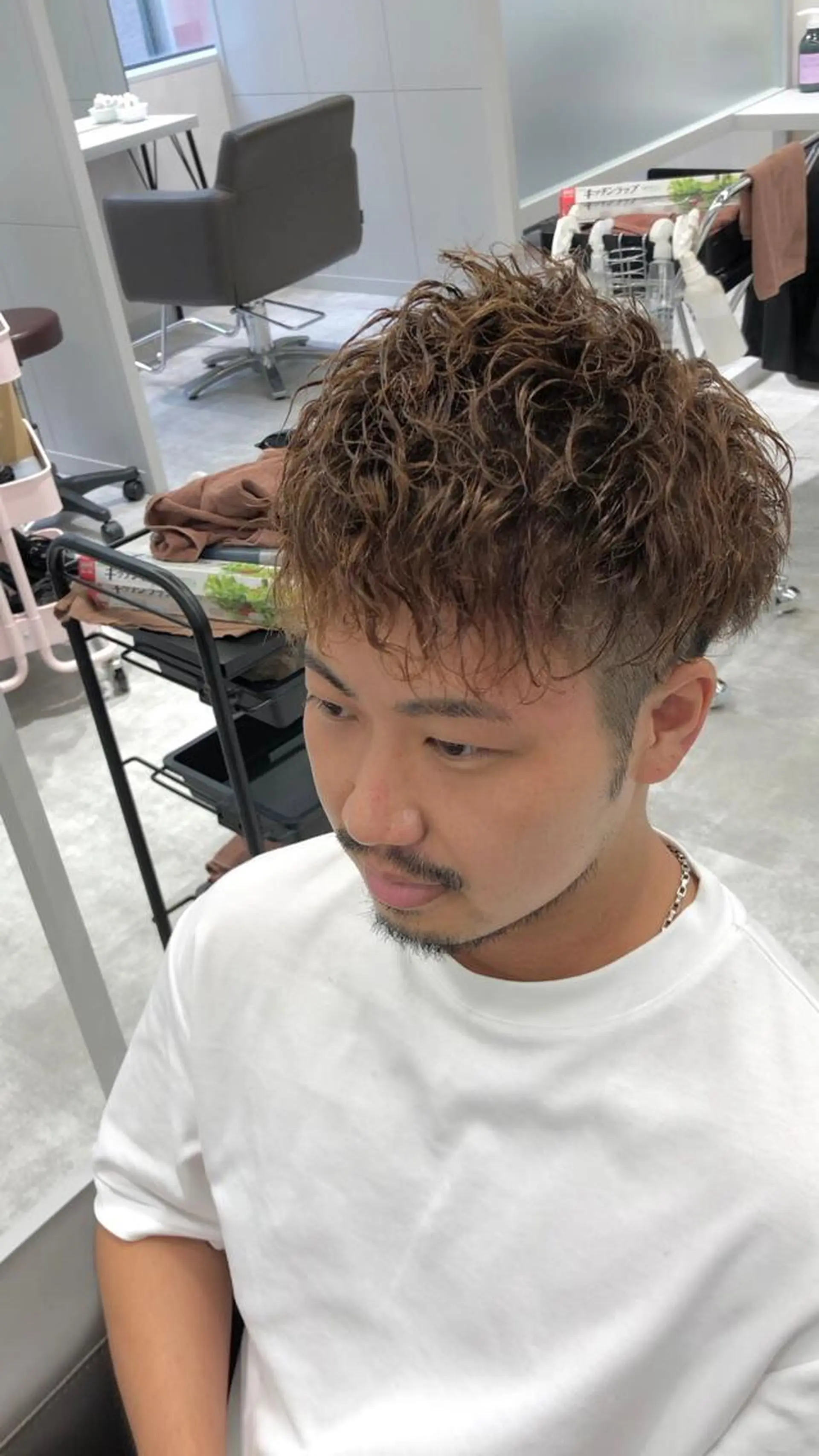 ショート カラー パーマ メンズ kiitos所属・関西センターパート メンズモデル募集のヘアスタイル