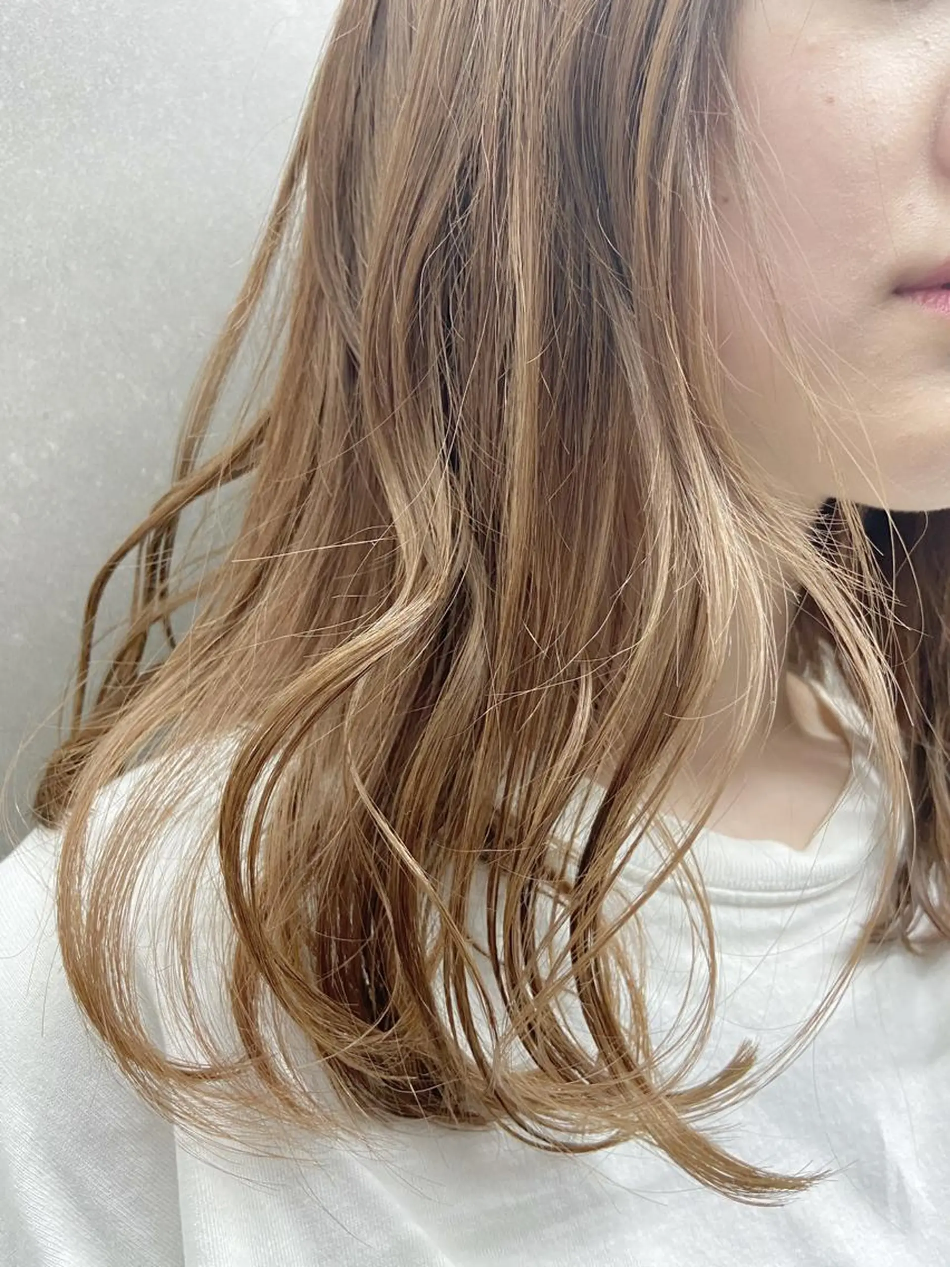 セミロング 淺谷 美紀のヘアスタイル