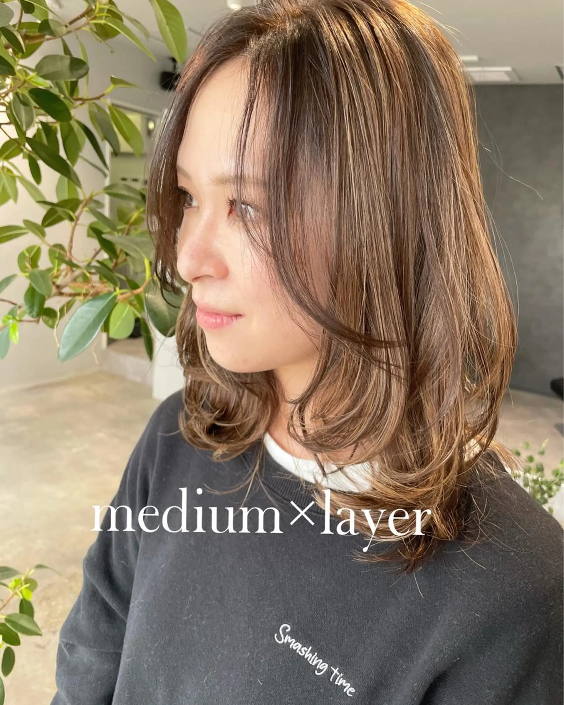 ミディアム 岸川 恭子のヘアスタイル