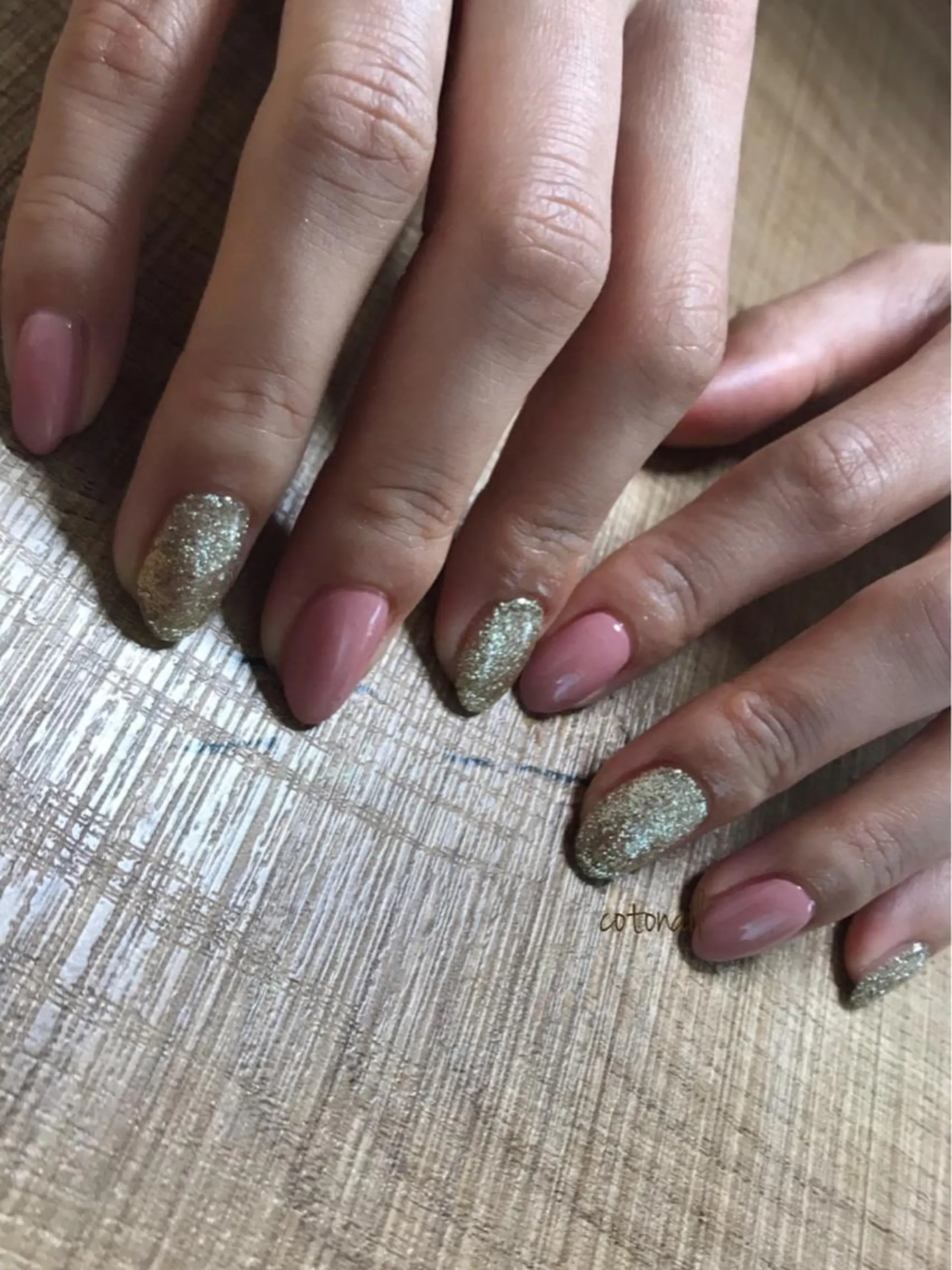 ミディアム ネイル シンプルネイル ハンドネイル ツメトマツゲ .のネイルデザイン