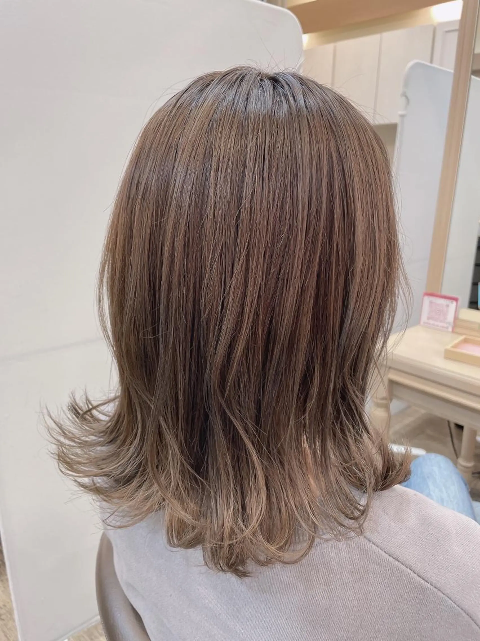 ミディアム カラー グレージュ ハイライトカラー ハイライト ヘアカラー 尚平 髪質改善 大人のデザインカラーのその他イメージ