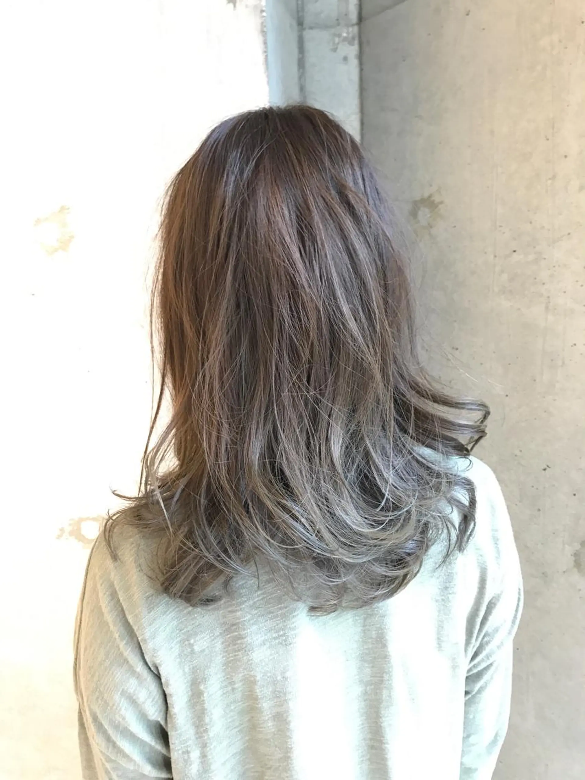セミロング カラー カット ヘアカラー トリートメント 仁木 謙太のヘアスタイル