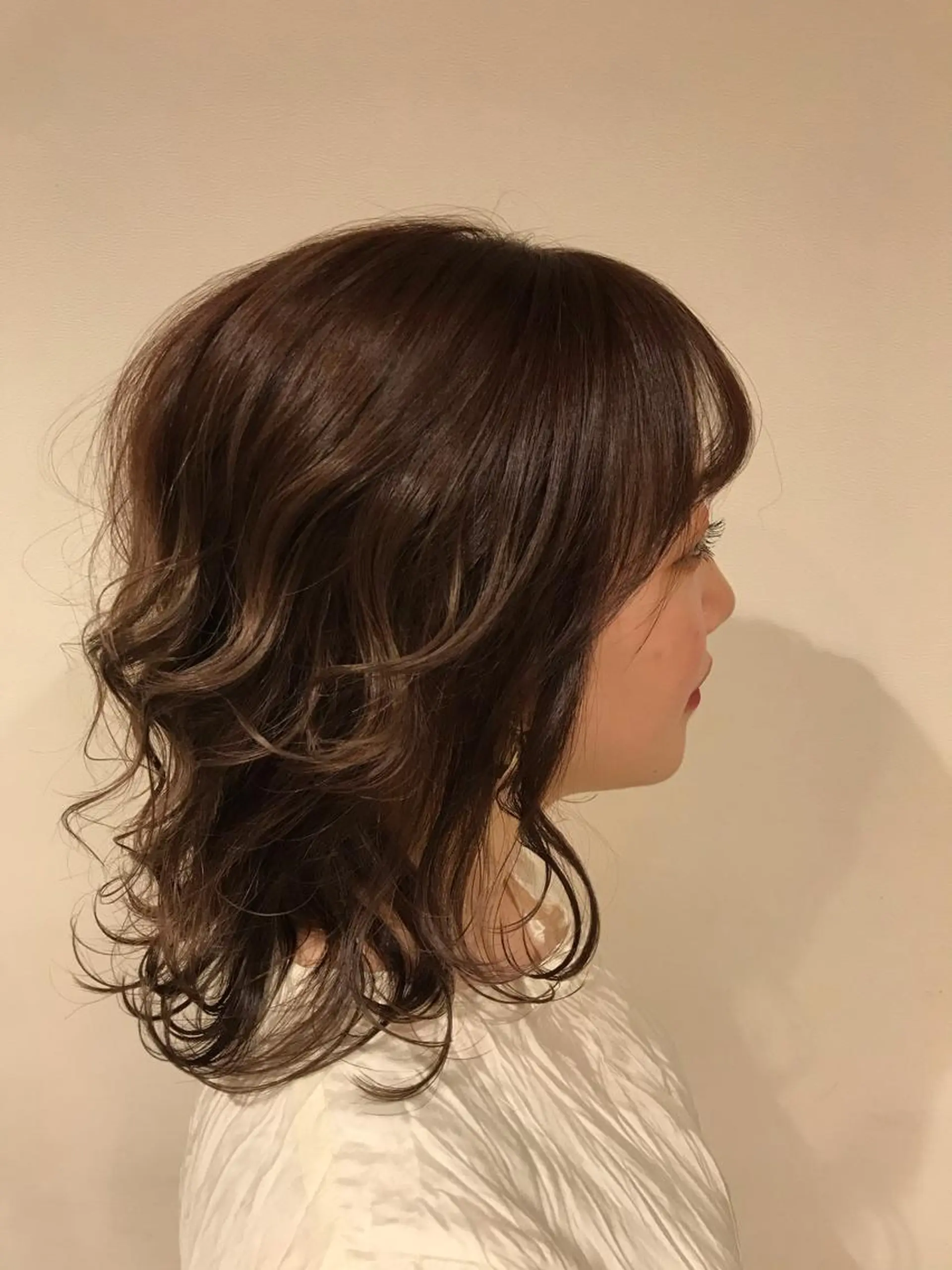 ミディアム カラー レイヤーカット 12月限定クーポン 💕大量更新ブリーチのヘアスタイル