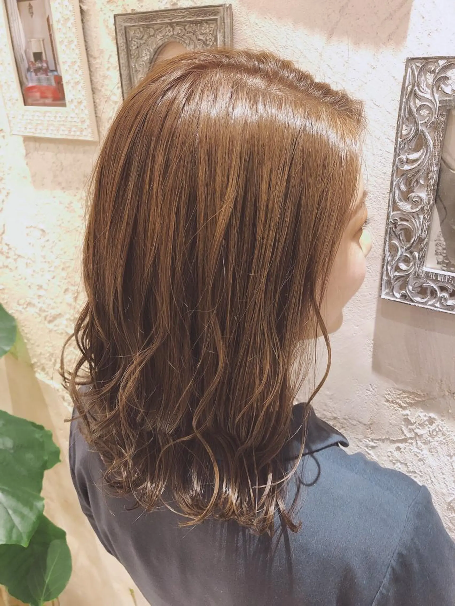 ミディアム 切りっぱなしボブ アッシュ ボブ カット ヘアカラー トリートメント 代表山口ひな 髪質改善のプロのヘアスタイル