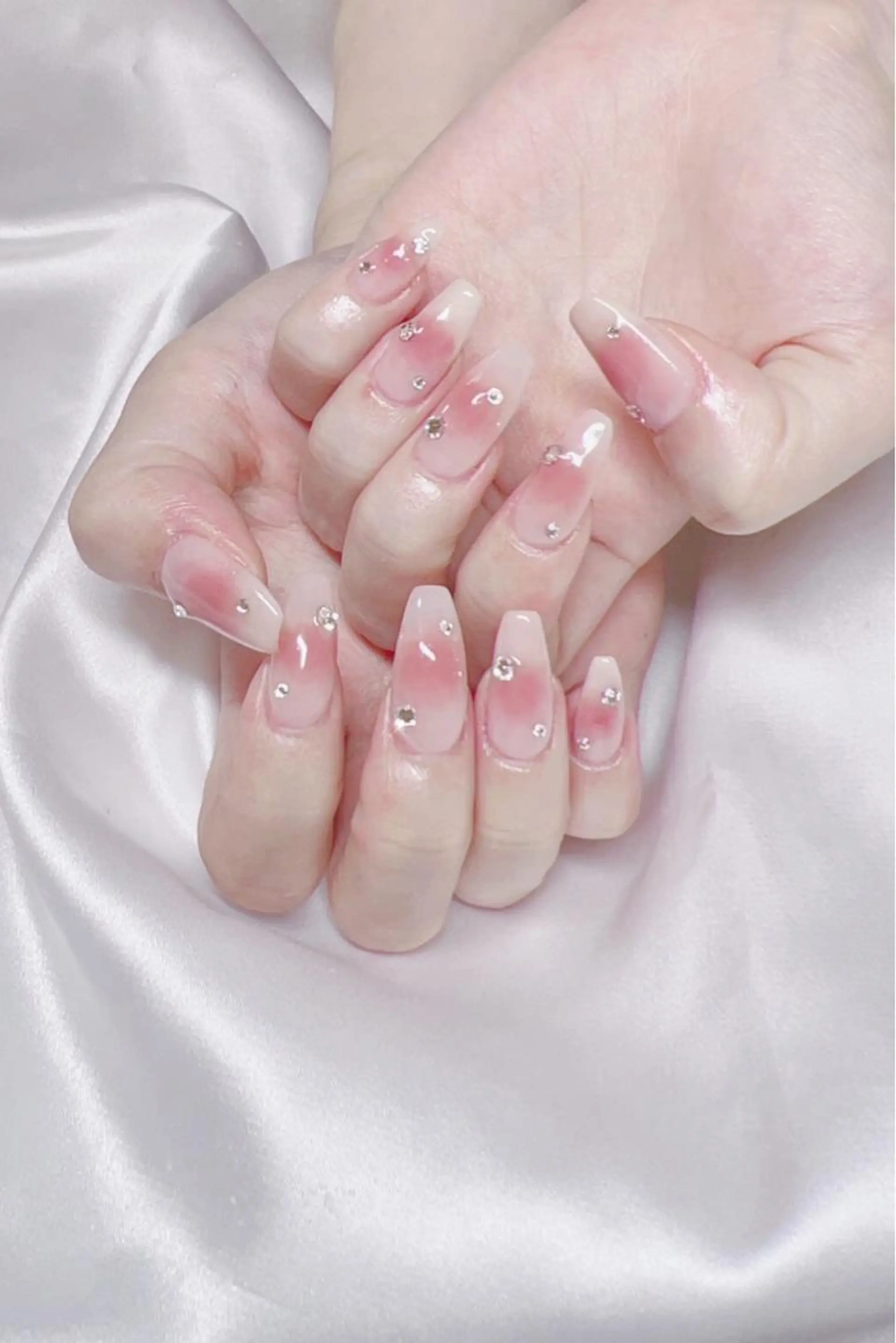 ネイル オーロラネイル フットネイル フレンチネイル ジェルネイル 韓国ネイル ハンドネイル ハンドケア 【ENサロン】 Rei🎀Nailのネイルデザイン