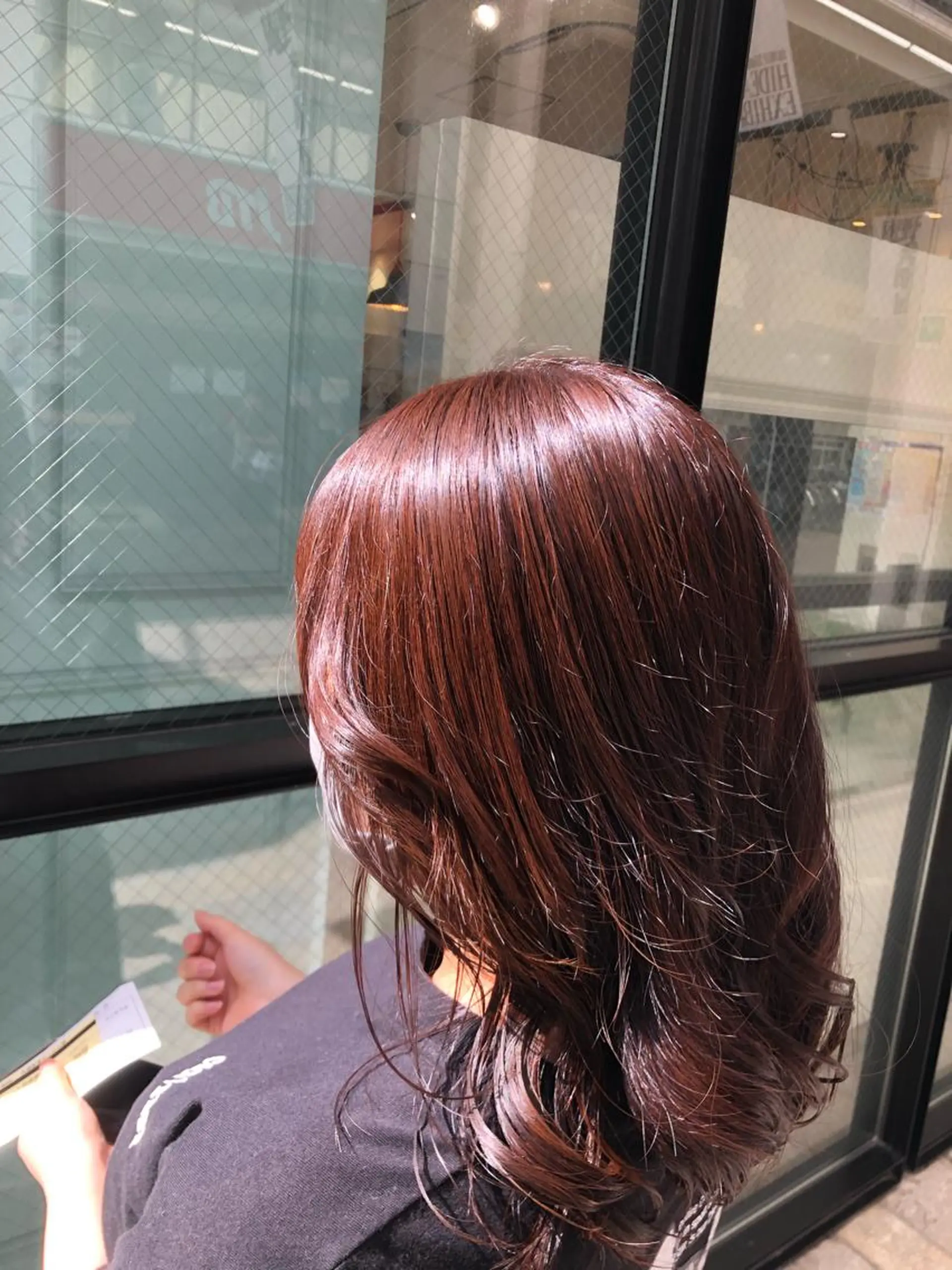 ミディアム カラー ブラウンカラー ピンクカラー ピンクブラウン カット ヘアカラー 沖谷 航のヘアスタイル