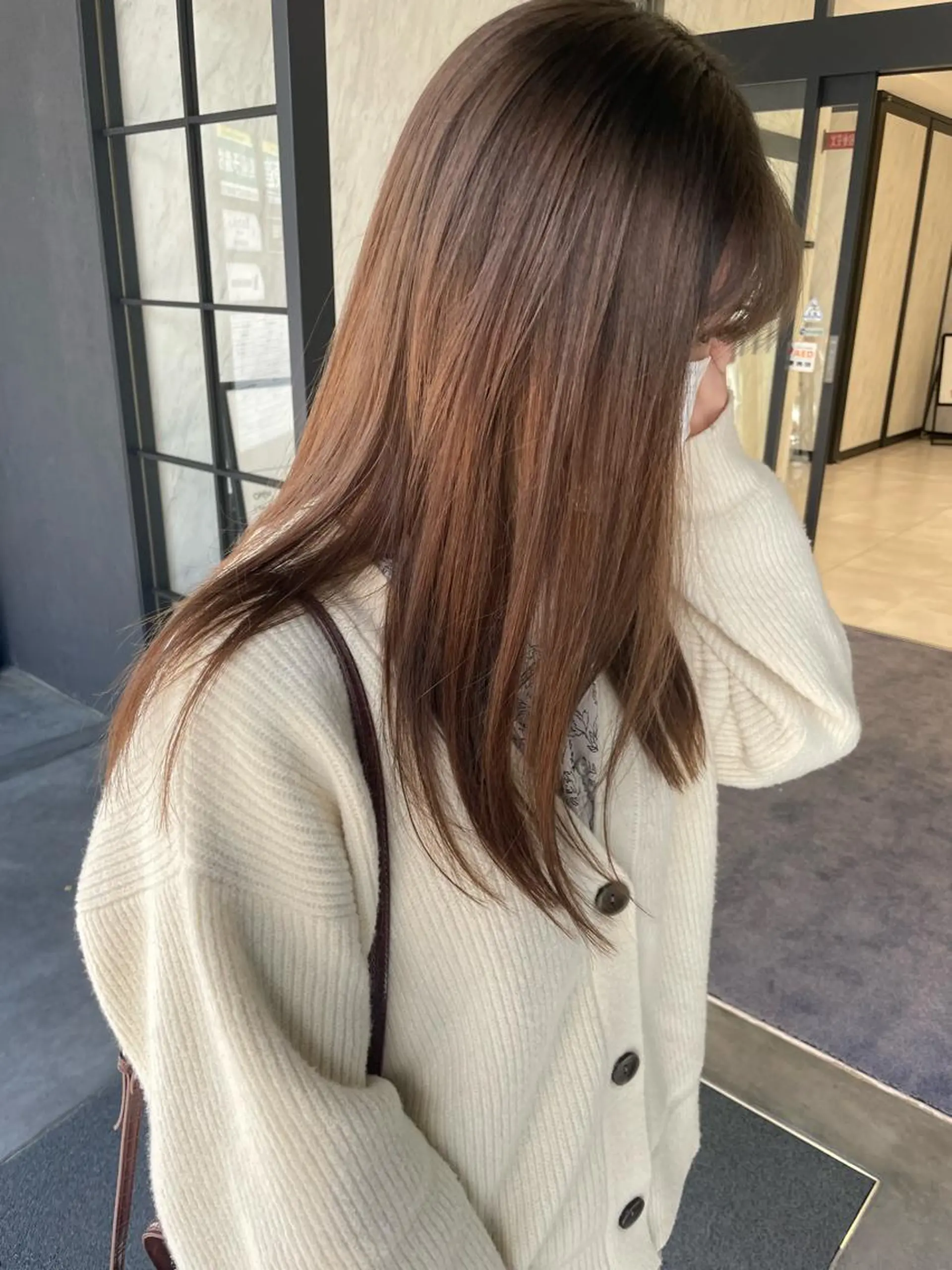 ロング カラー akane .のヘアスタイル