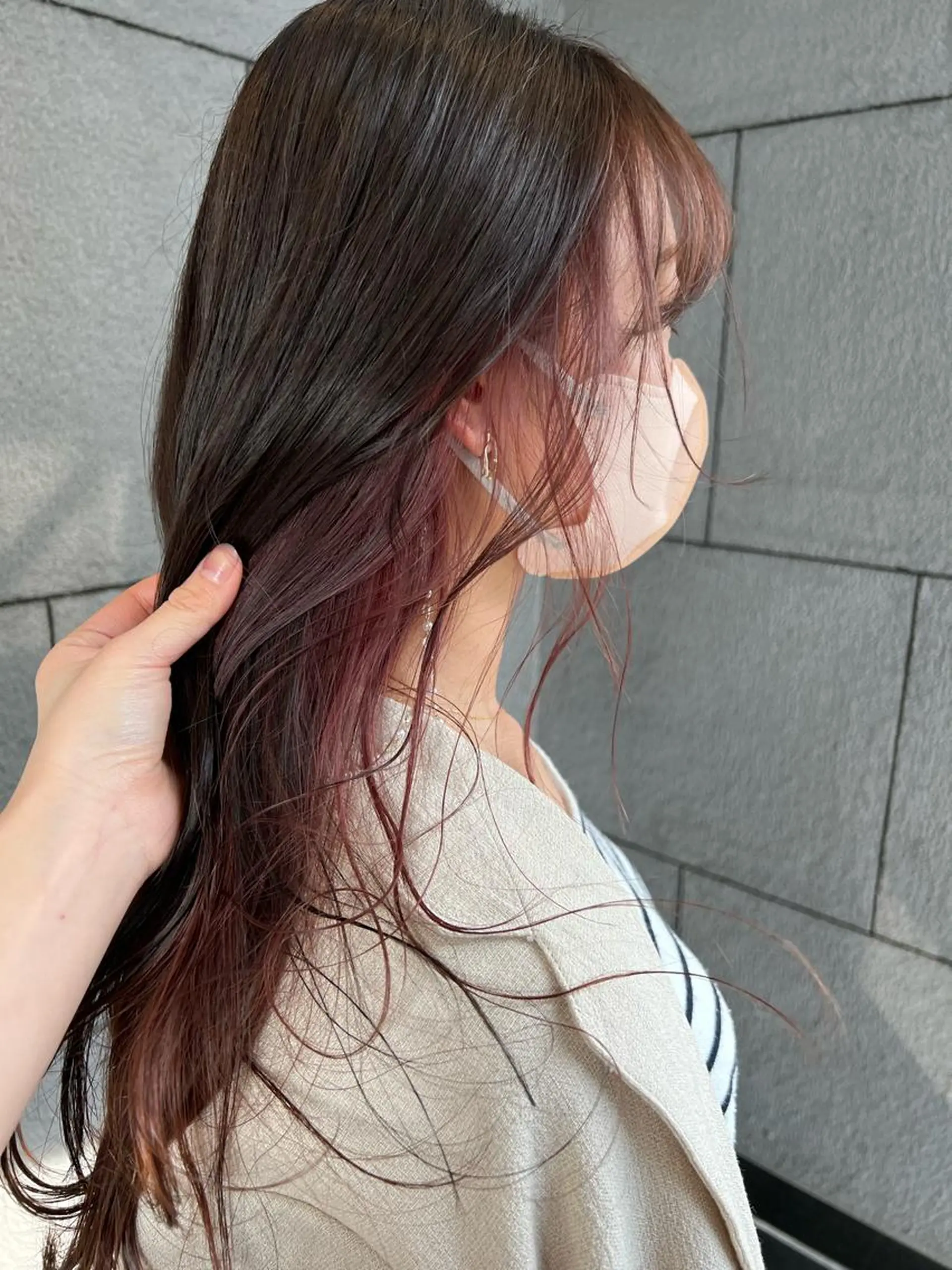 ロング カラー ピンクカラー Okano Mahoのヘアスタイル