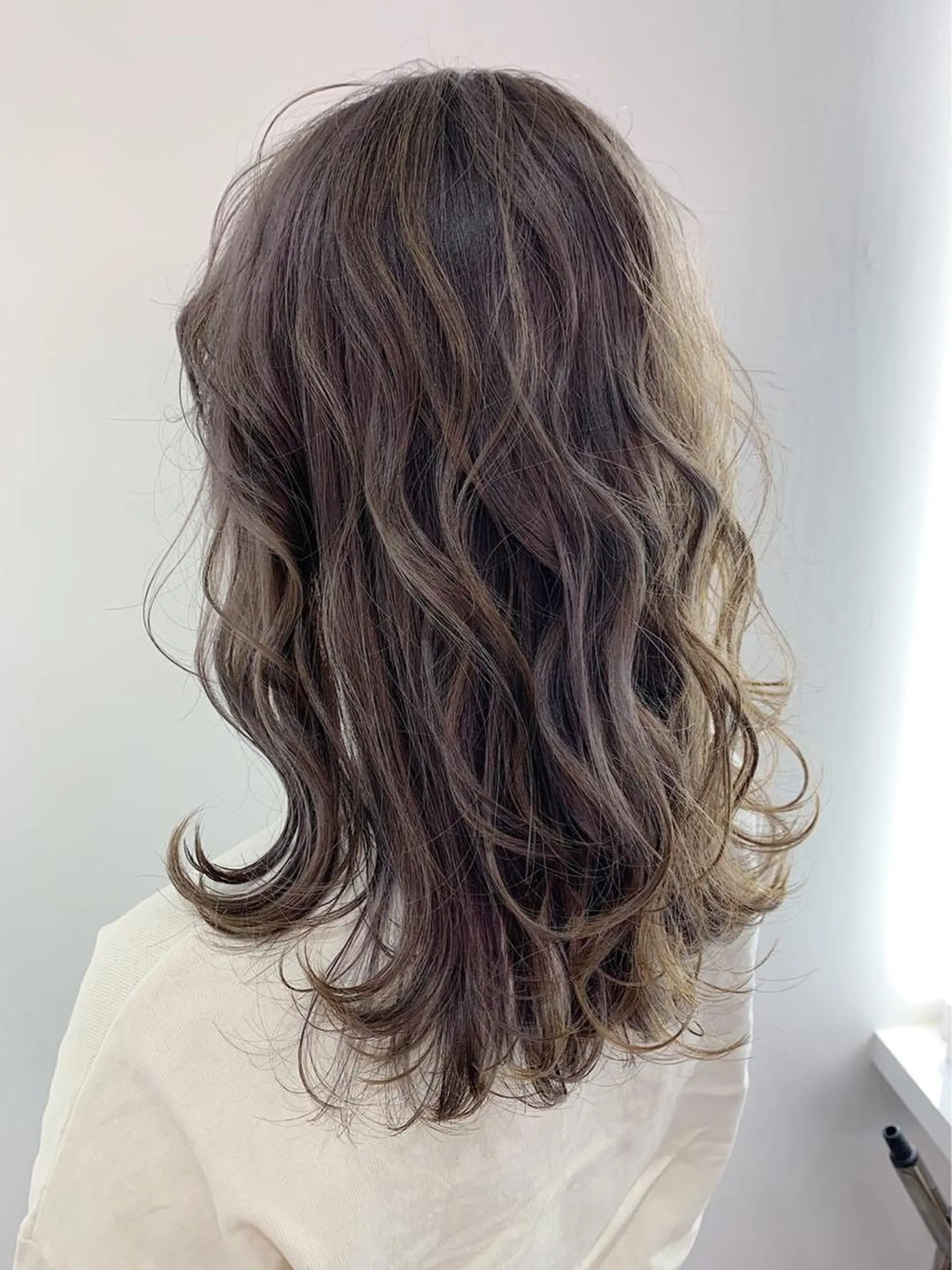 ミディアム カット ヘアカラー トリートメント 海外デザイン🇺🇸 石渡諒太のヘアスタイル