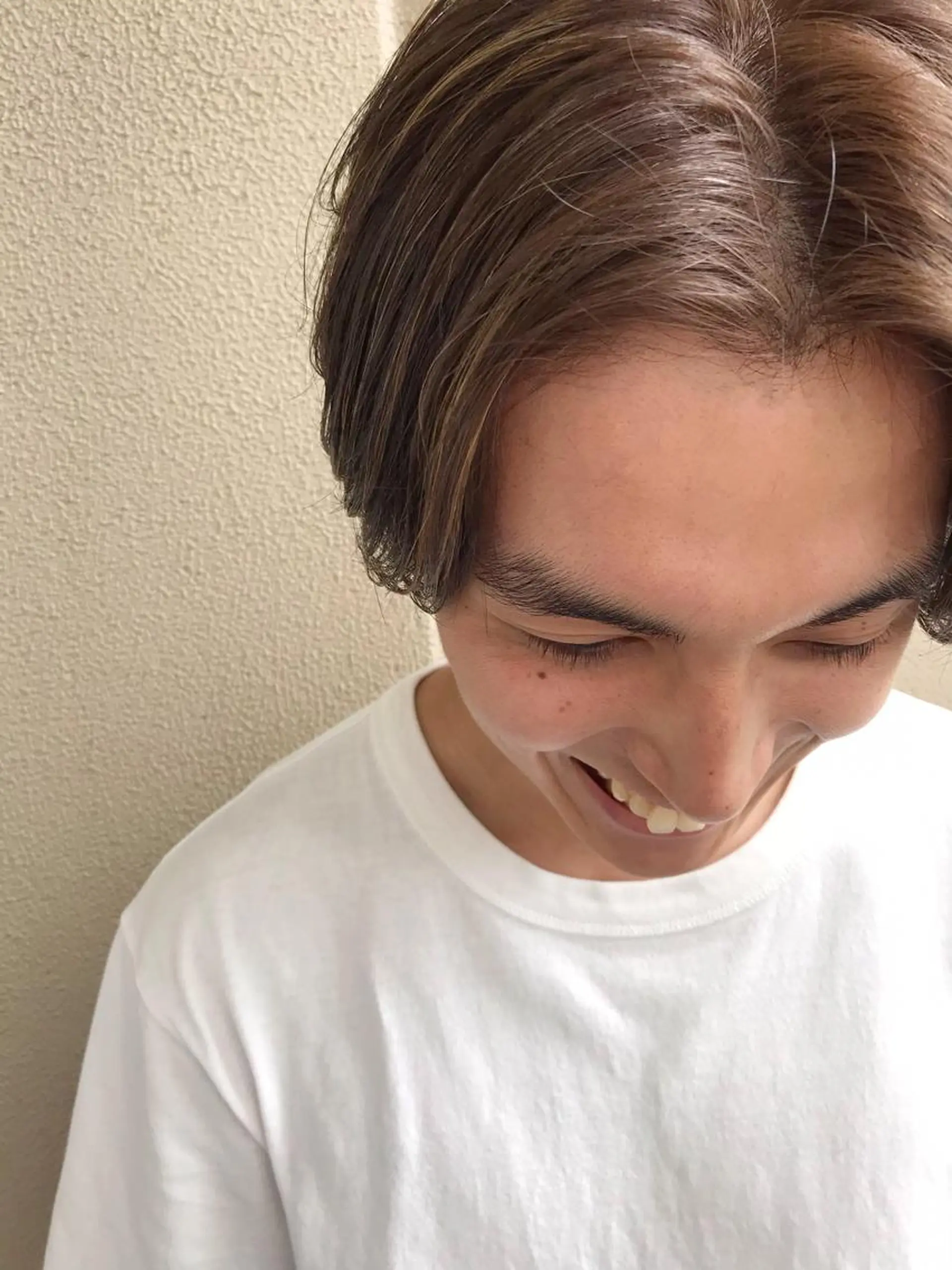ショート メンズ センターパート メンズハイライト ハイライト カラーリスト菅野 竜矢🌈のヘアスタイル