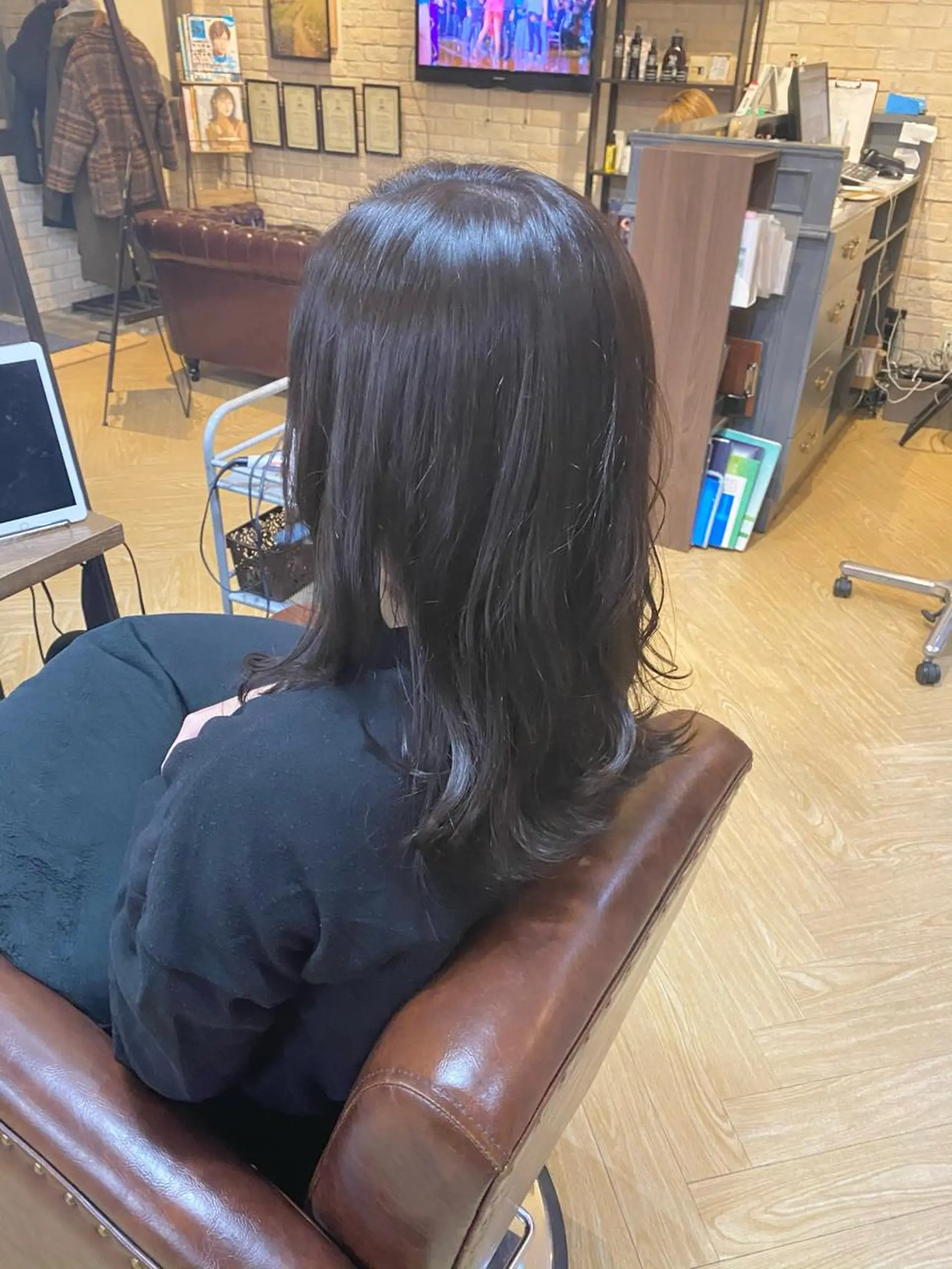 セミロング カラー 髪質改善 ヒデのヘアスタイル