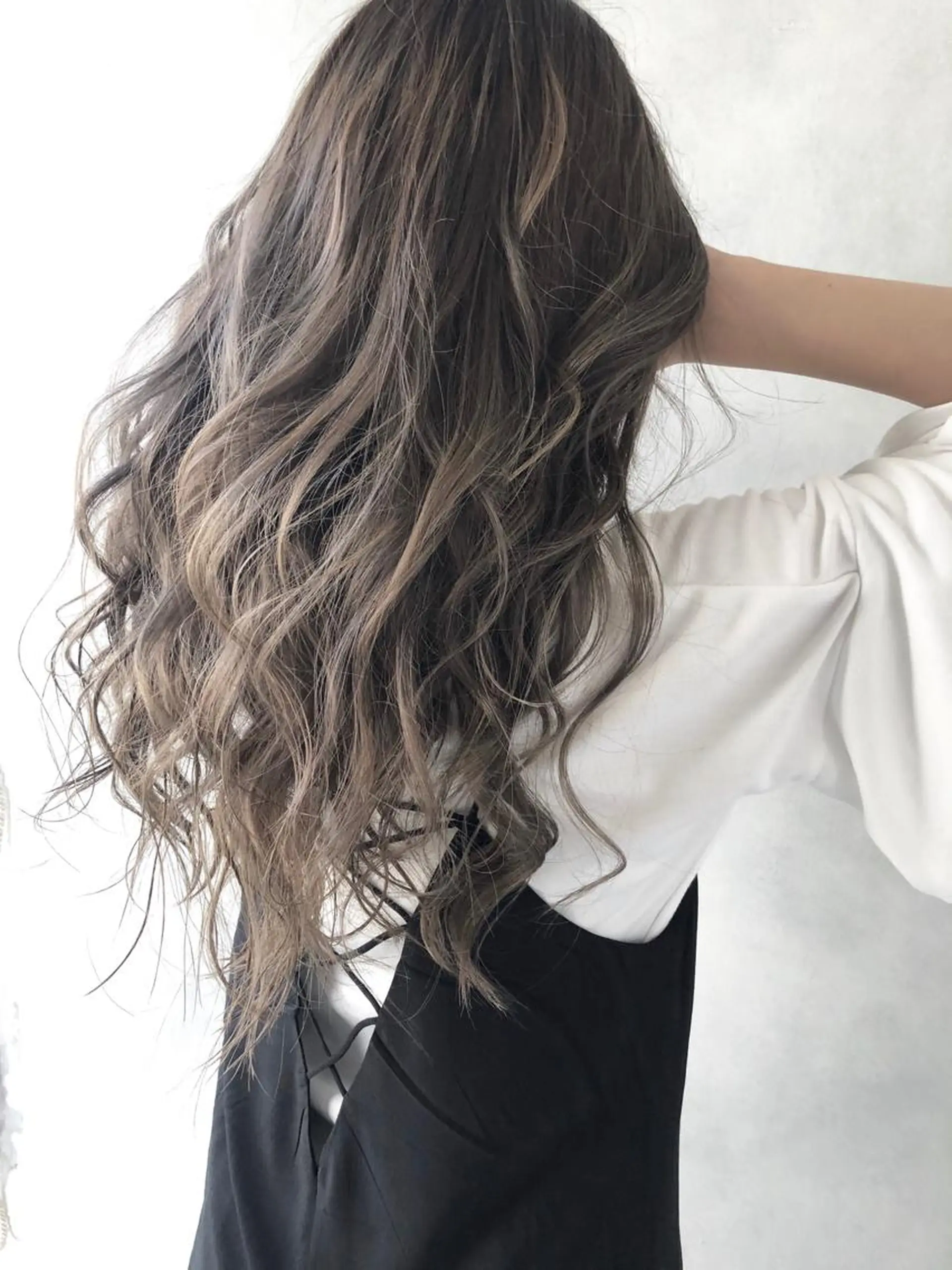 ロング ハイライト 小澤大輔 YOLO hairのヘアスタイル