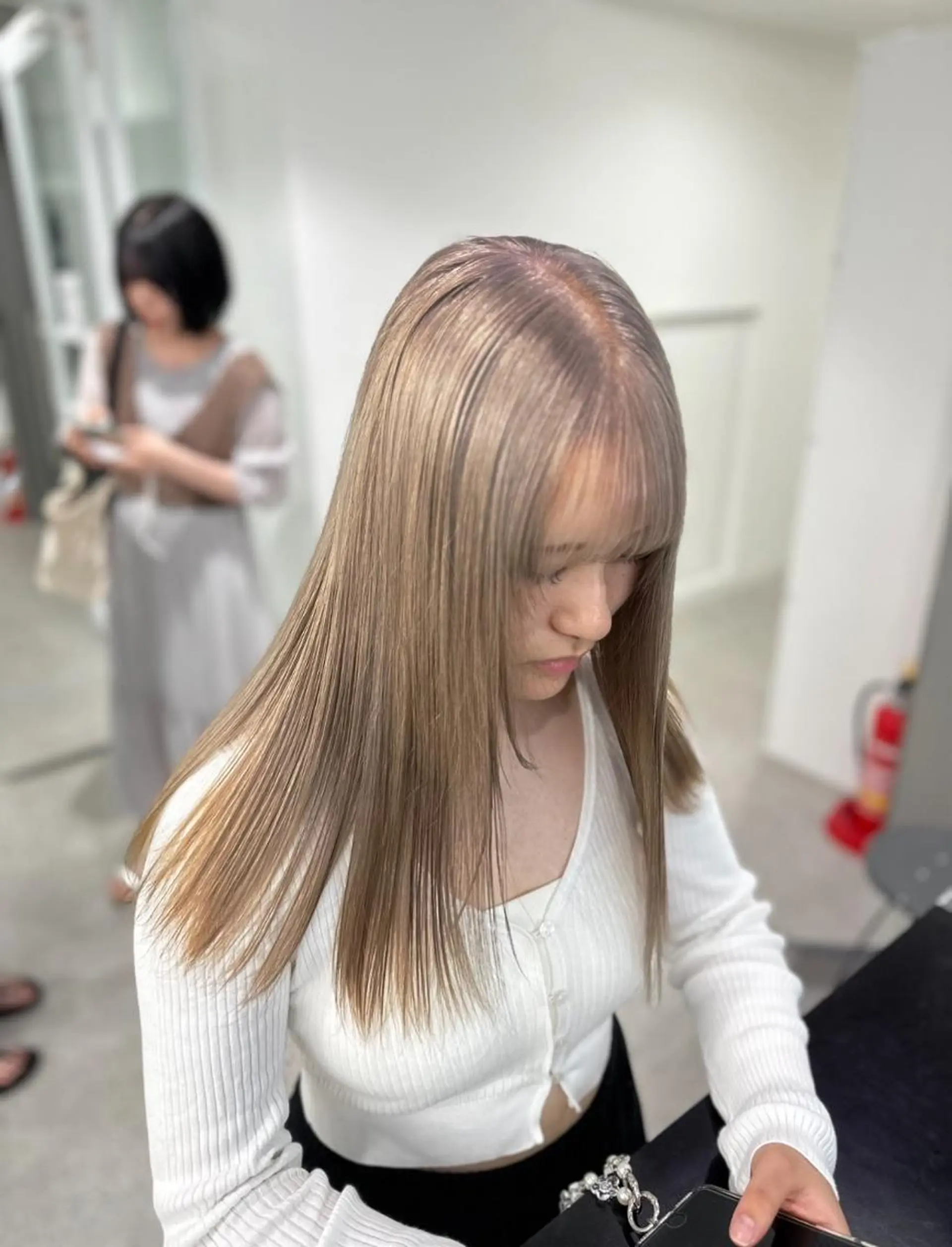 カラー ミディアム くすみミルクティー／ ブラウン🪡TOWAのヘアスタイル