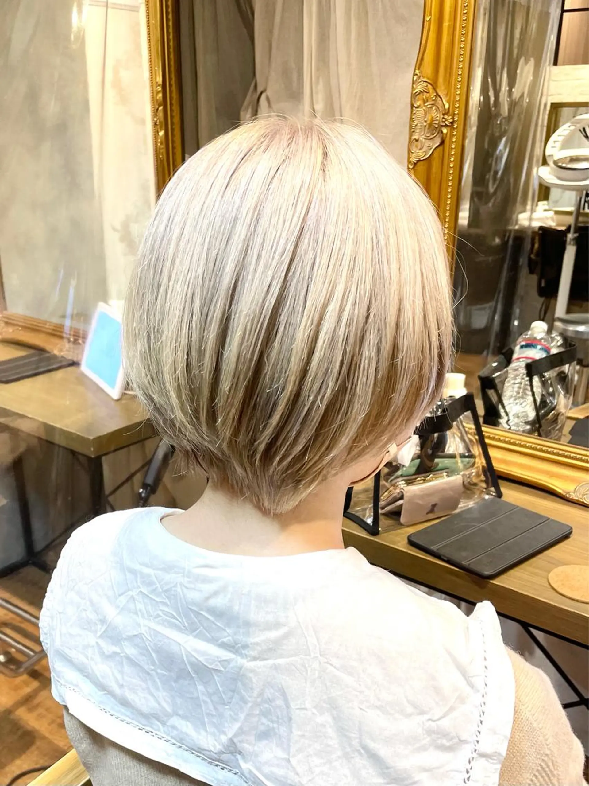 ショート カラー アディクシーカラー ベージュカラー ブリーチ ケアブリーチ ダブルカラー ヘアカラー トリートメント 💖透明感カラー💖 坂本万由子のヘアスタイル