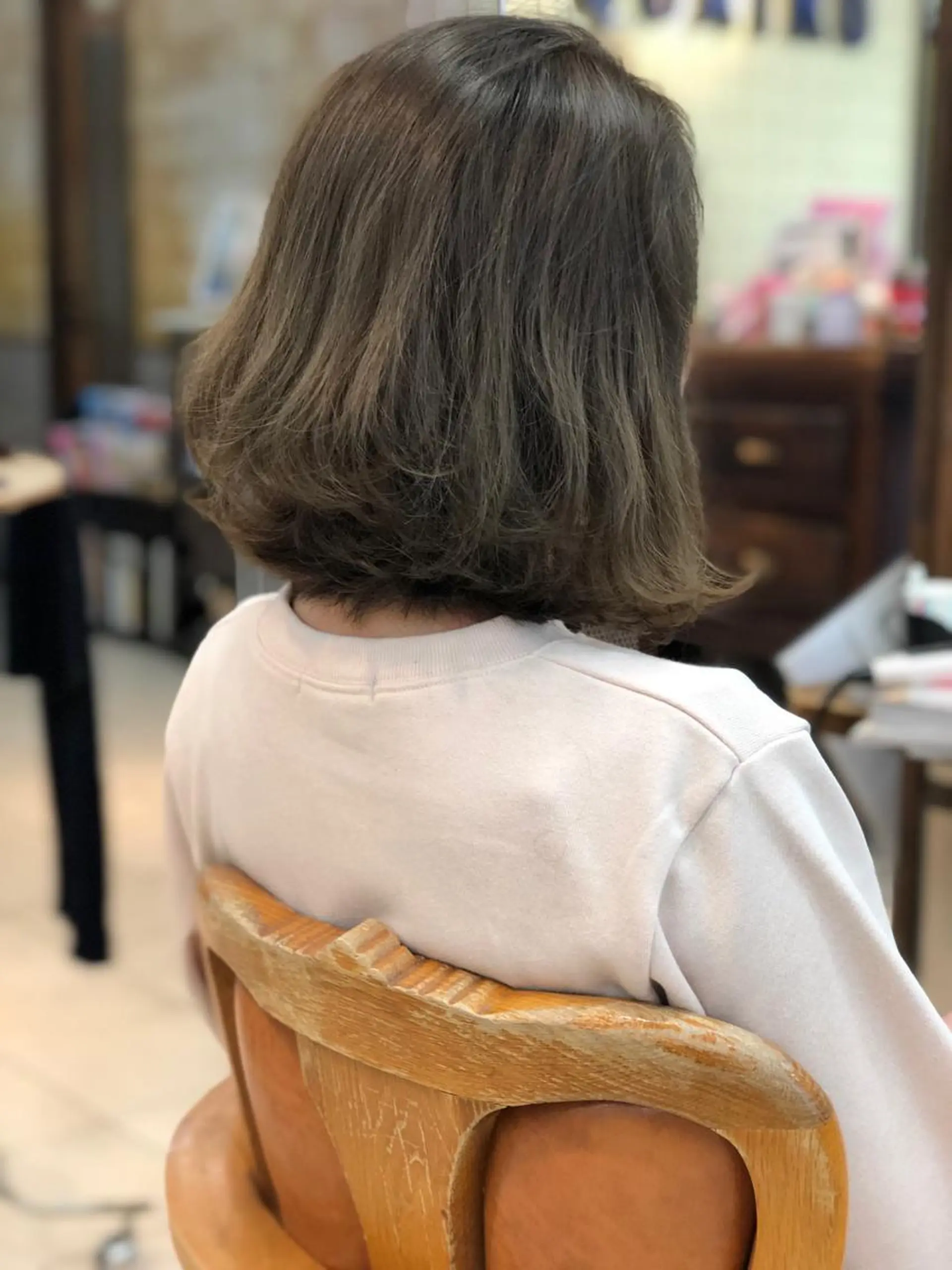 ショート ボブ レイヤーカット 外ハネヘア カット カセヤ リョウのヘアスタイル