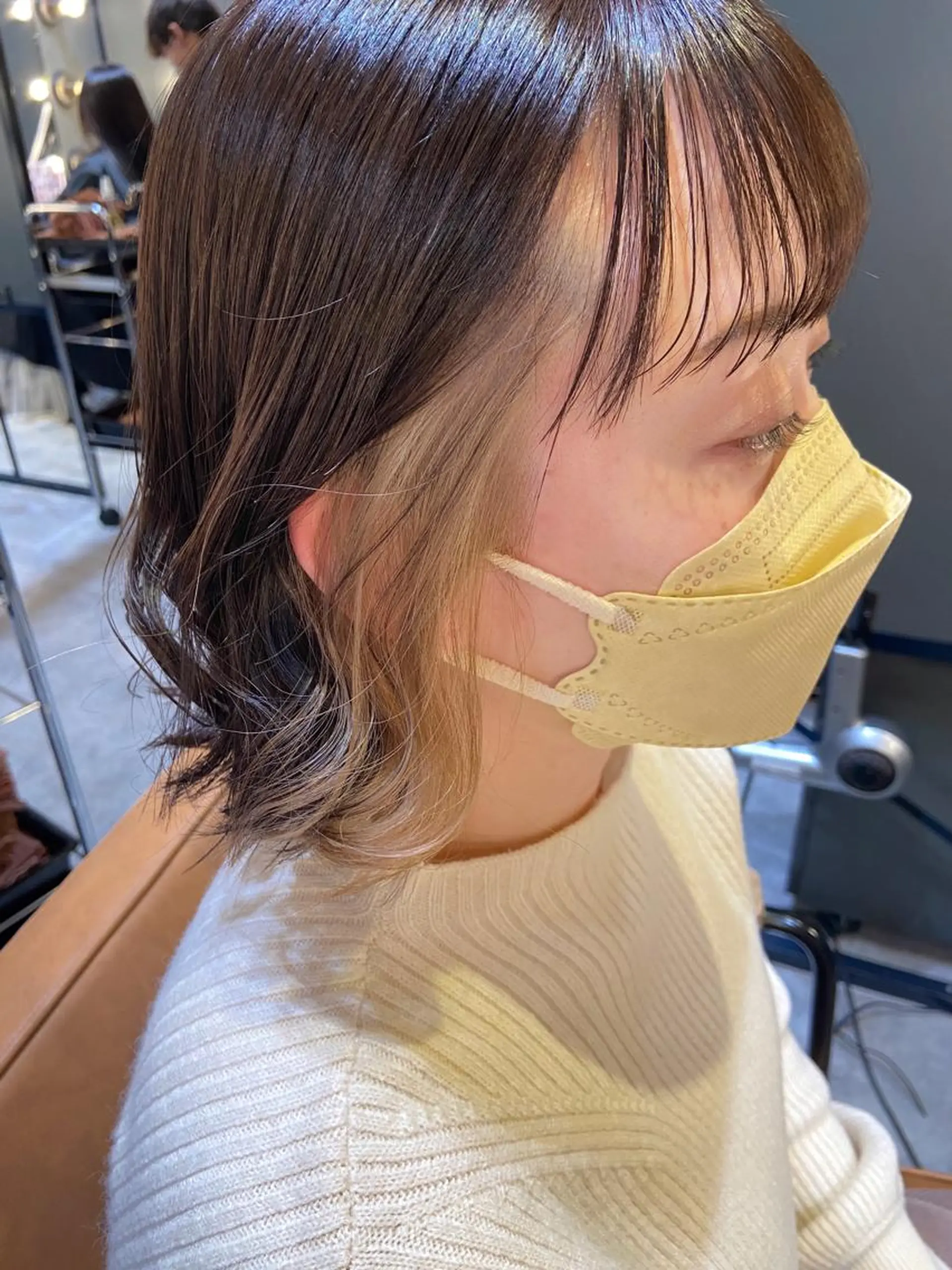ショート カラー ベージュカラー イヤリングカラー カット ヘアカラー ノイシキ サキのヘアスタイル