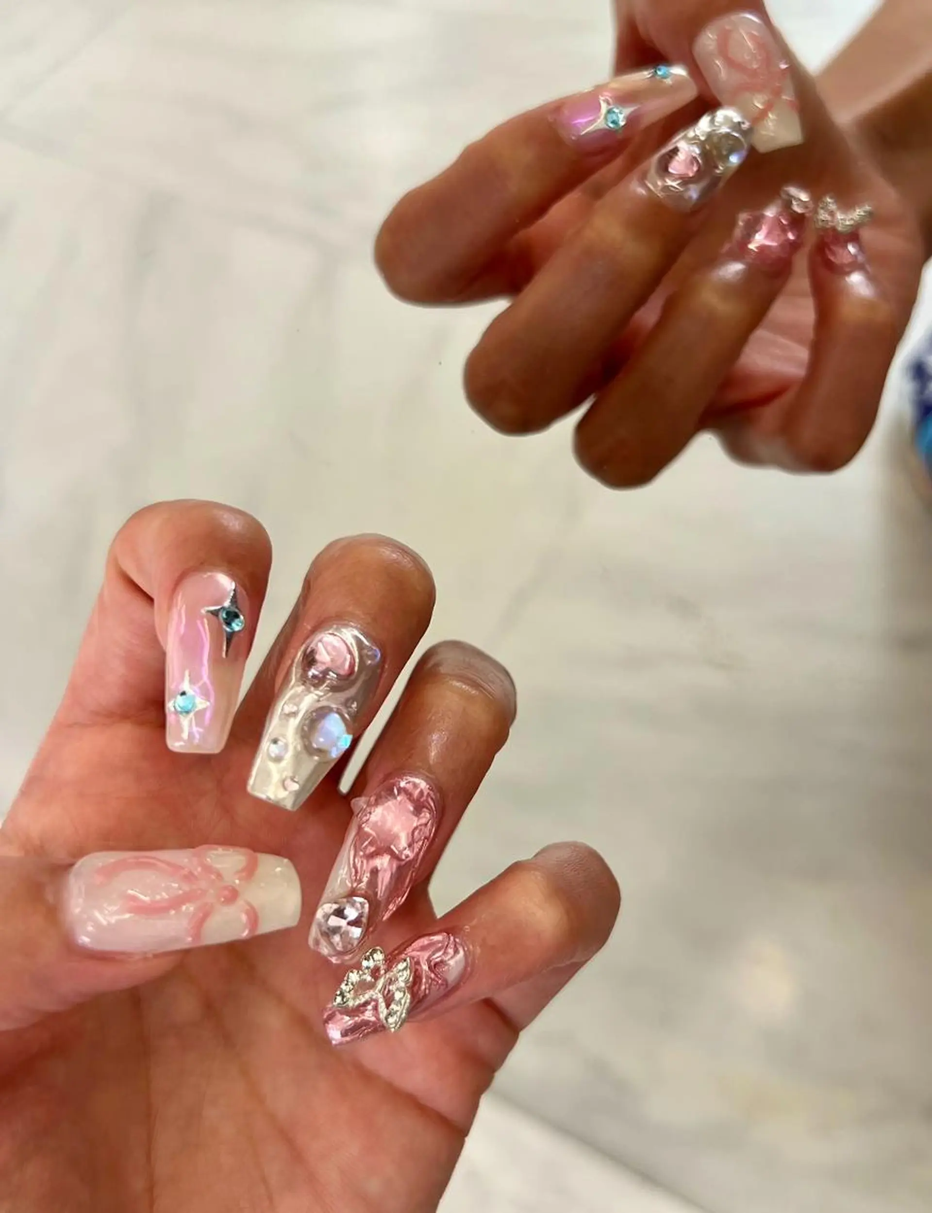 ネイル オーロラネイル ミラーネイル 持ち込み リボン 🪽fein.🪽 eye&nail💞のネイルデザイン