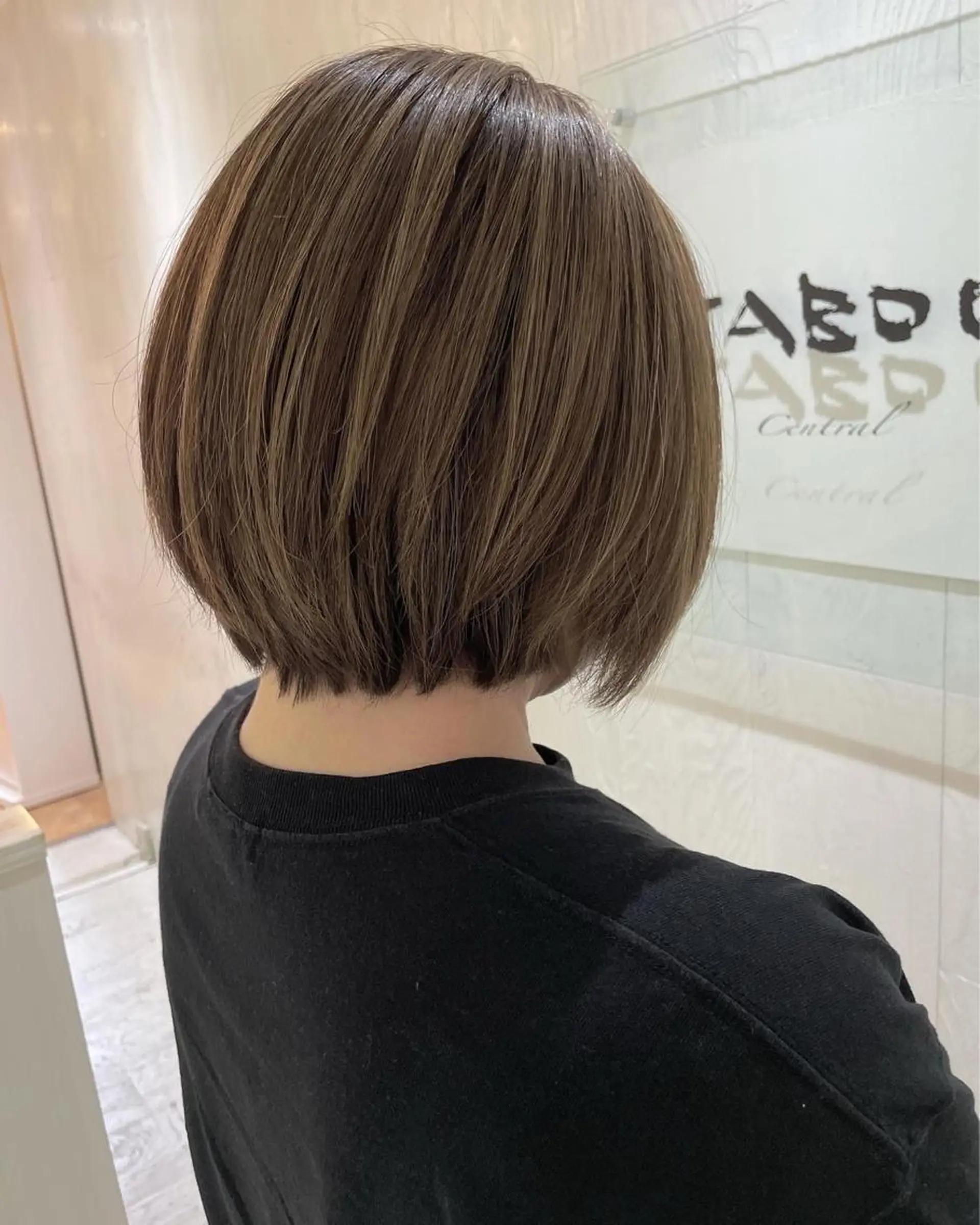 ショート カラー ショートボブ アッシュ ベージュカラー 透明感カラー ハイライトカラー カット ヘアカラー トリートメント 河合秀明/ハイライト /インナーカラーのヘアスタイル
