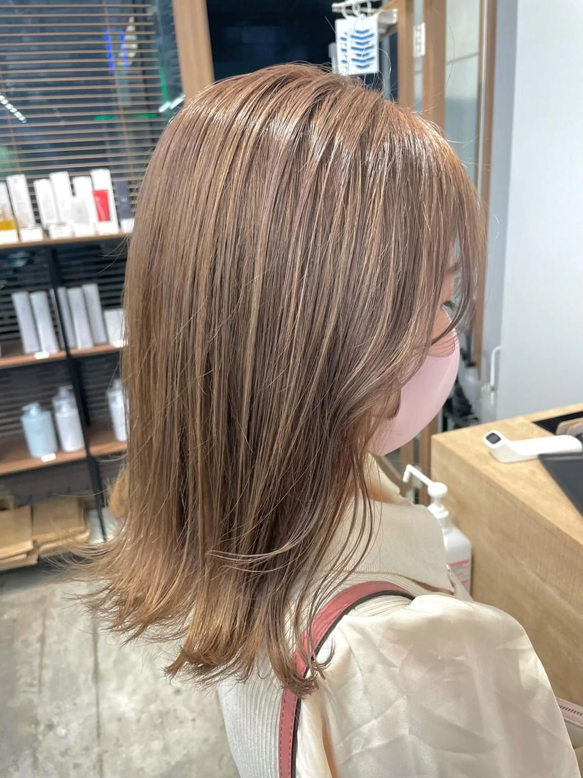 ミディアム カット ヘアカラー SAEKI【ior 】北千住店ブリーチのヘアスタイル