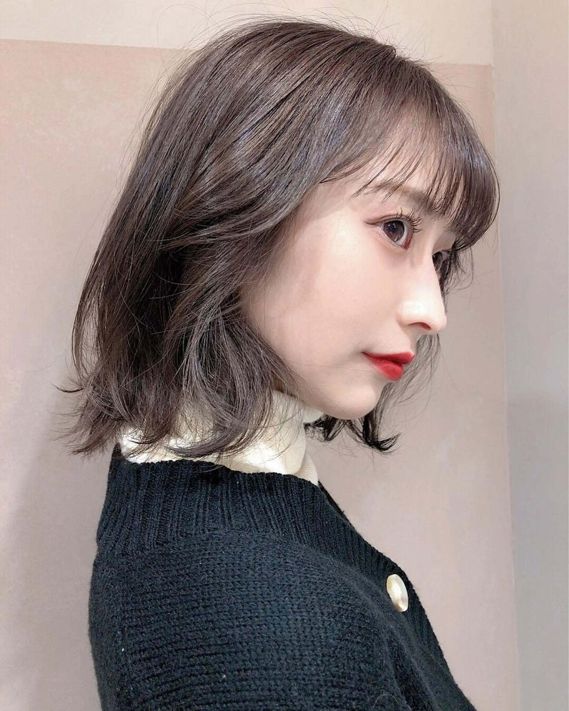ミディアム カラー ヘアアレンジ 顔周りカット 韓国風ヘア 関谷 あいみのヘアスタイル
