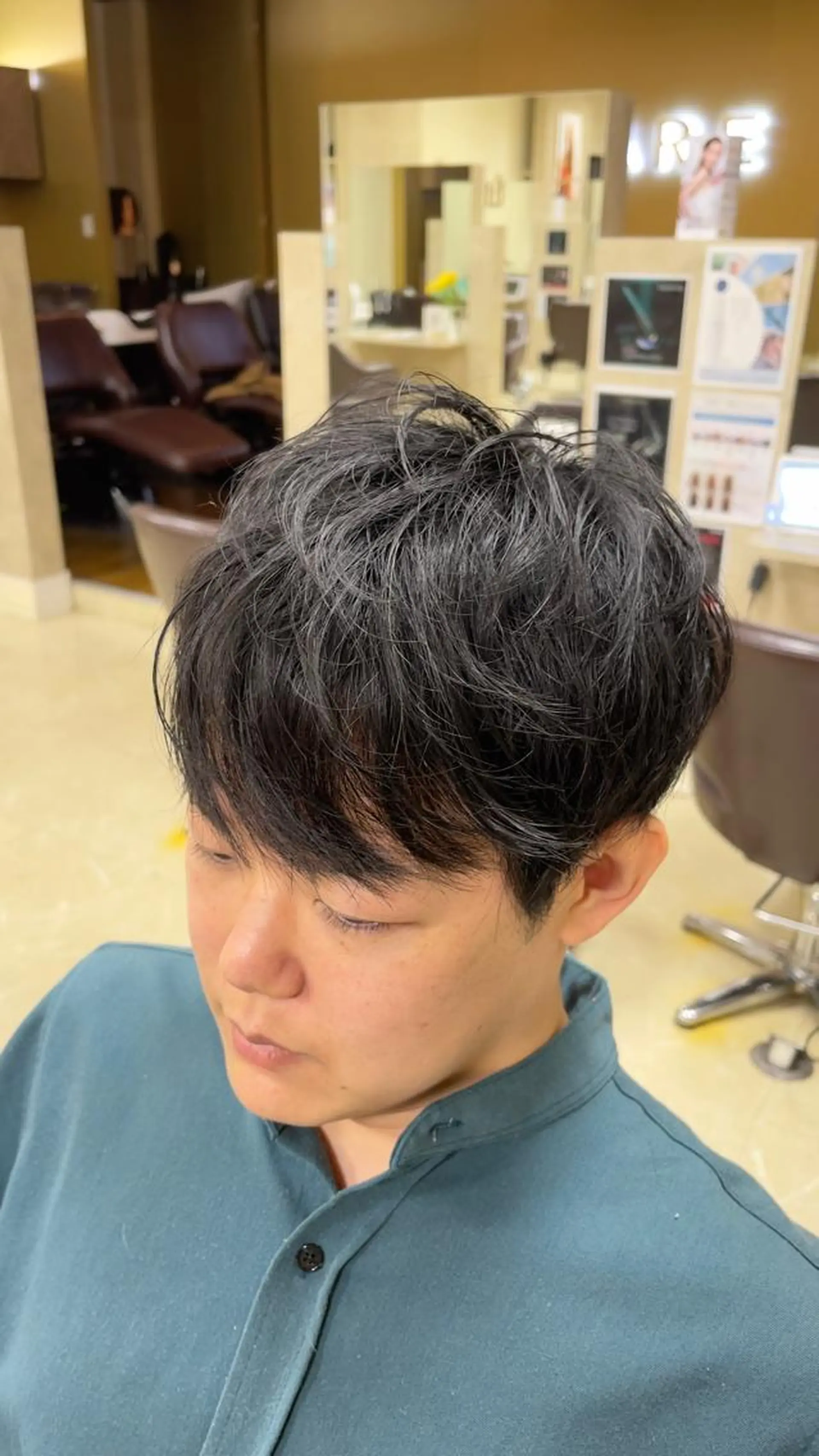 メンズ マッシュ 刈り上げ CARE SHINSAIBASHI所属・縮毛・酸性ストレート 専門 今井のヘアスタイル