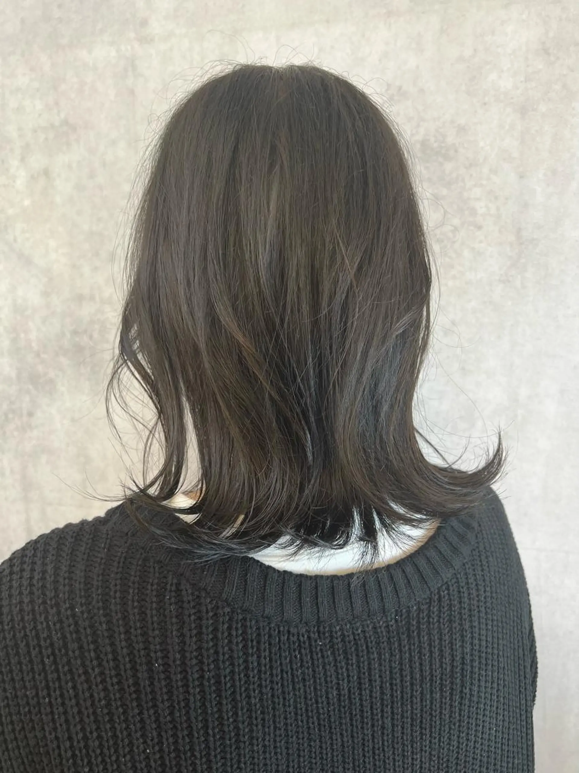 ミディアム カラー ベージュカラー オリーブベージュ ere hair salon所属・川﨑 未稀のヘアスタイル