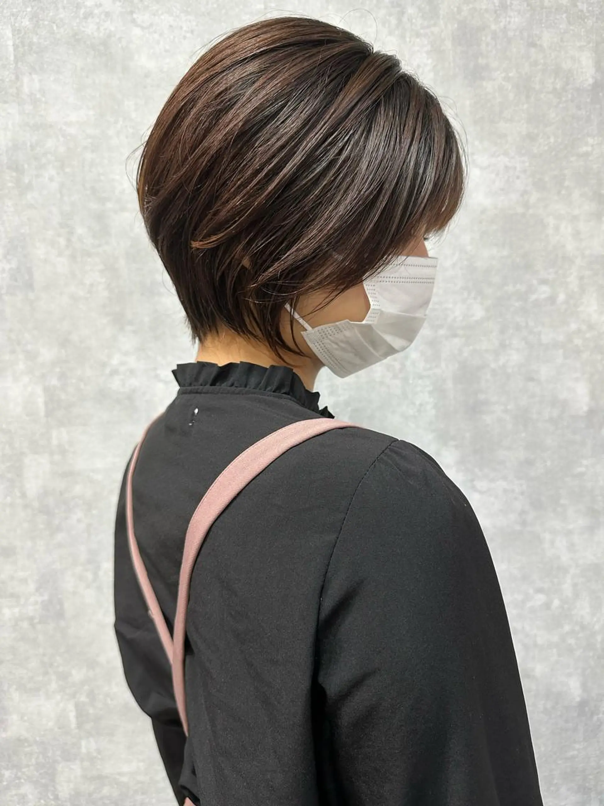 ショート 切りっぱなしボブ ショートボブ ハンサムショート 丸みショート アッシュ カット ヘアカラー トリートメント C’LD hair  produce /シールドヘア所属・モテ髪/ボブ/ショー ト/アダチフウトのヘアスタイル