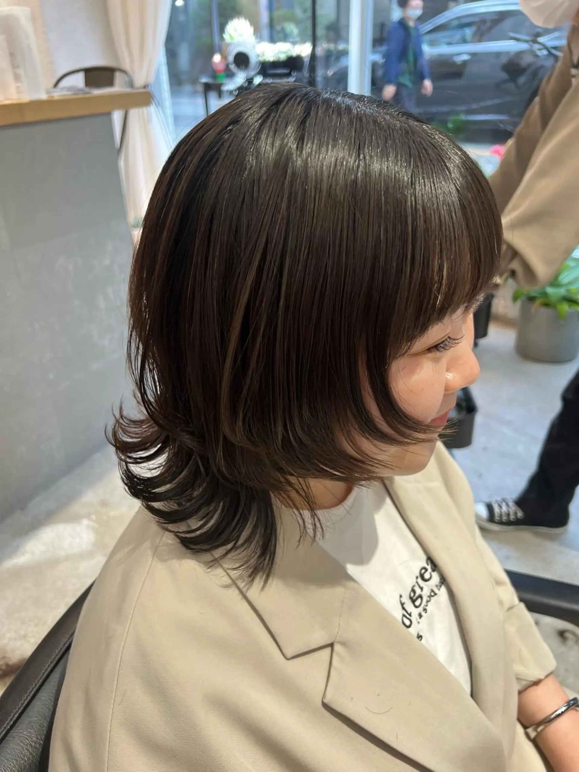 ミディアム カラー ブラウンカラー ナチュラルブラウン 顔まわりレイヤー レイヤーカット カット トリートメント オタク美容師💟 チバコナツのヘアスタイル
