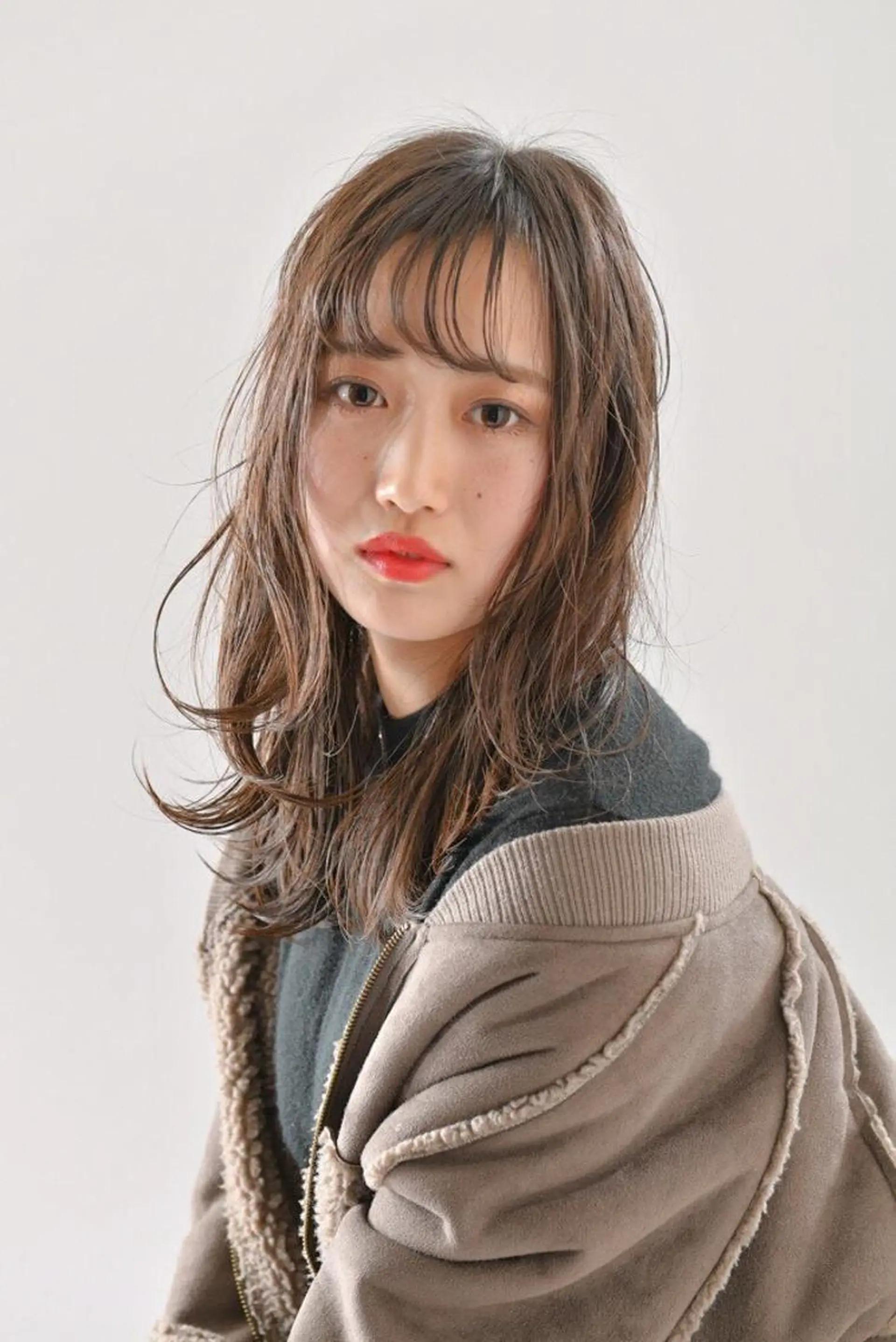 ミディアム カラー レイヤーカット 房川 尚人のヘアスタイル