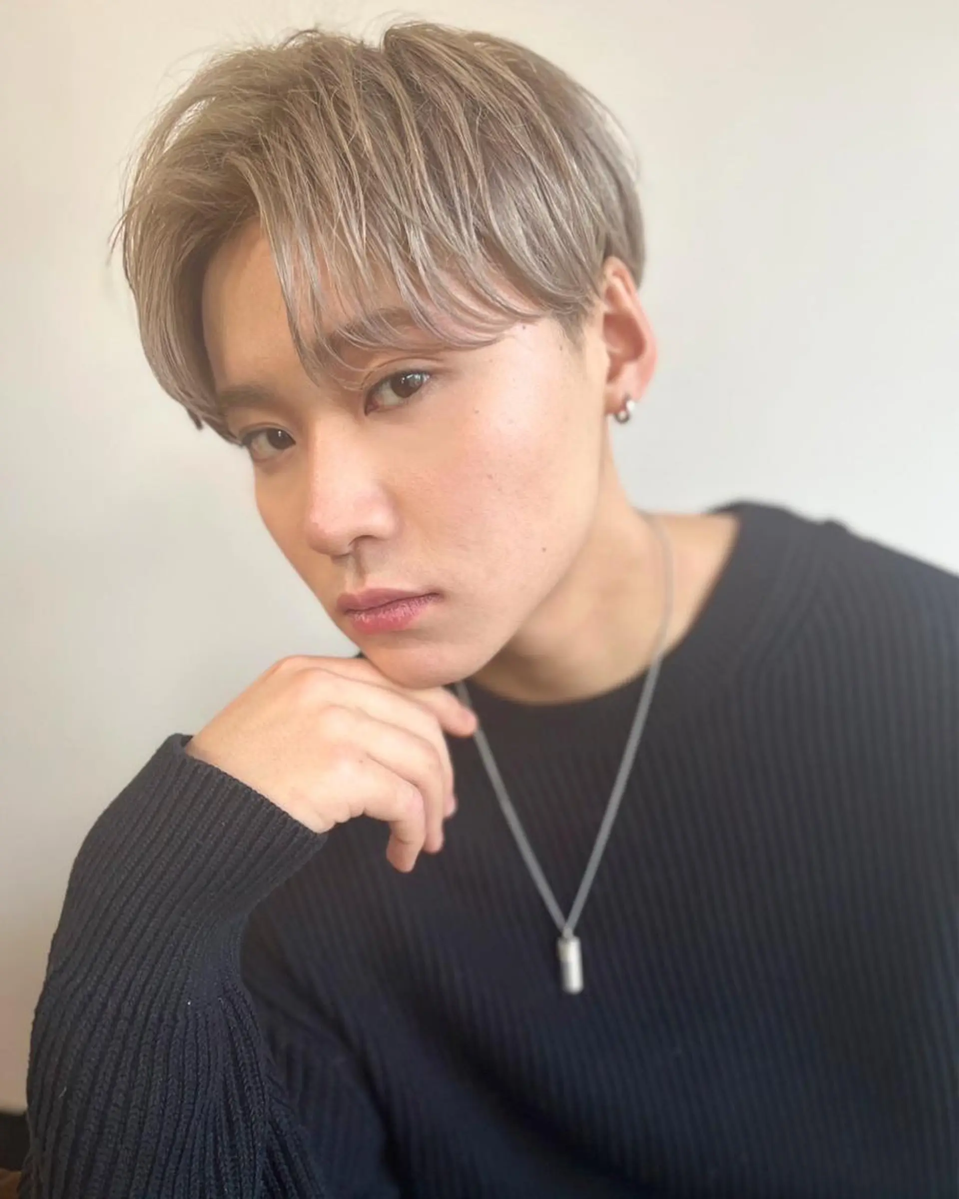 ショート カラー メンズ メンズブリーチ コンマヘア フェードカット メンズハイライト カルマパーマ カット ヘアカラー 🔹YUTA🔹 メンズパーマのヘアスタイル