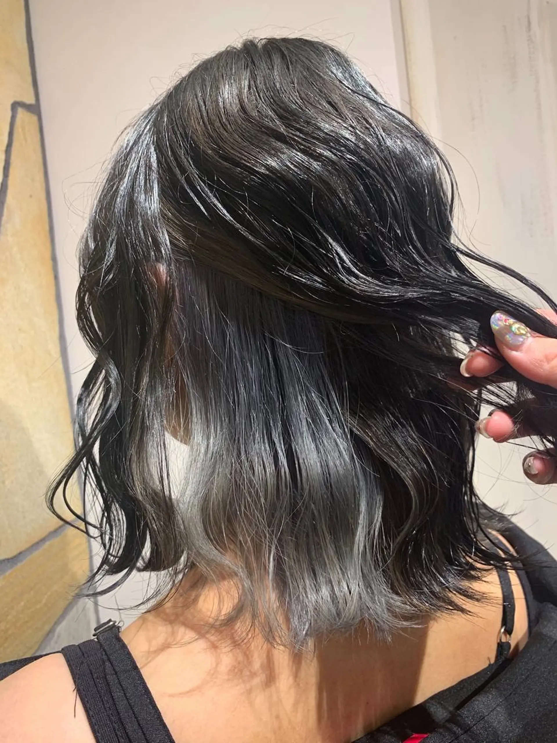 ショート カラー アッシュ 黒髪 ブリーチ ハイトーンカラー シルバー 髪質改善×矯正🫧 韓国ヘアasamiのヘアスタイル