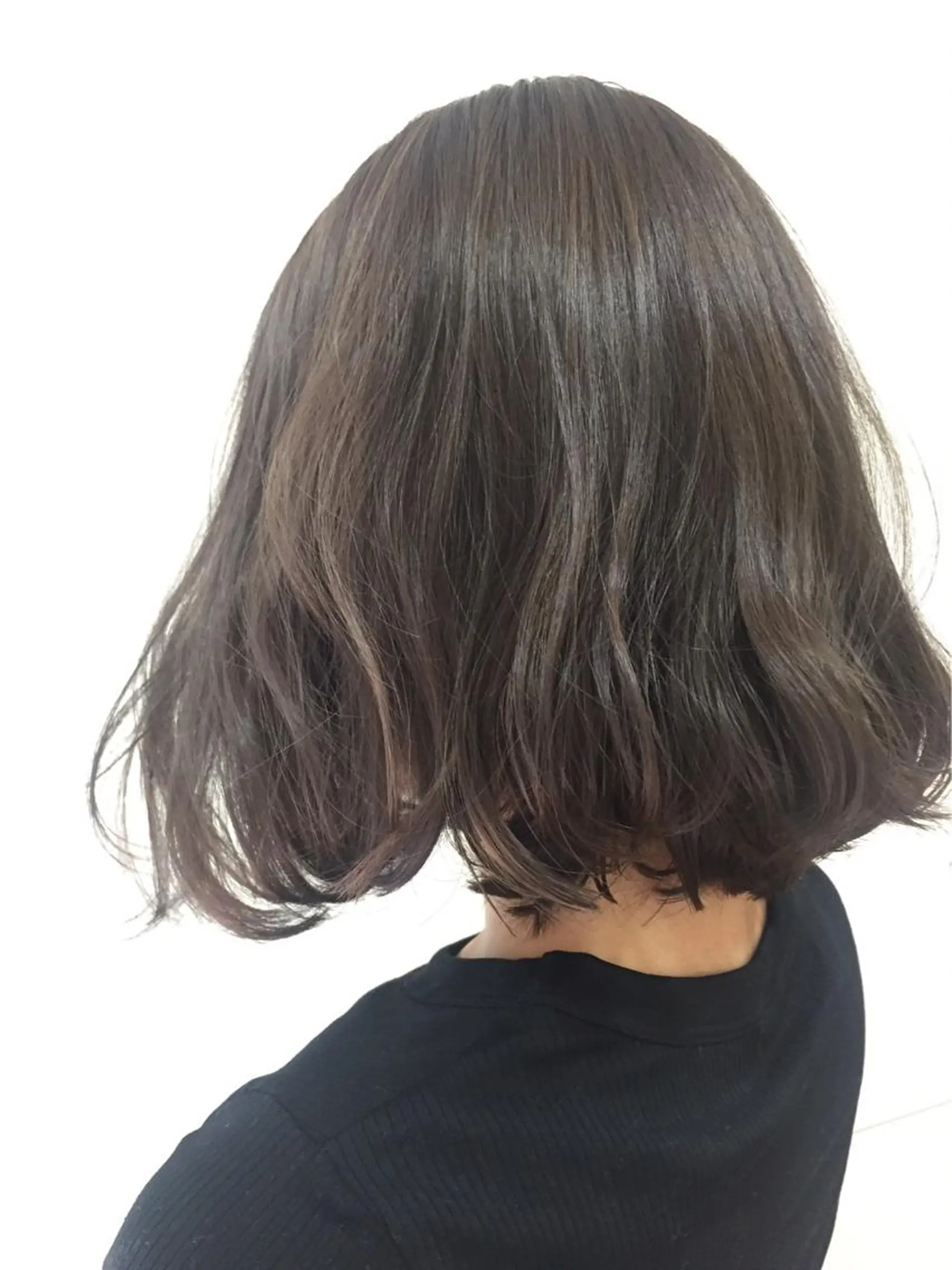 ミディアム カット ヘアカラー トリートメント ママ美容師まつげ 🤍まき🤍のヘアスタイル